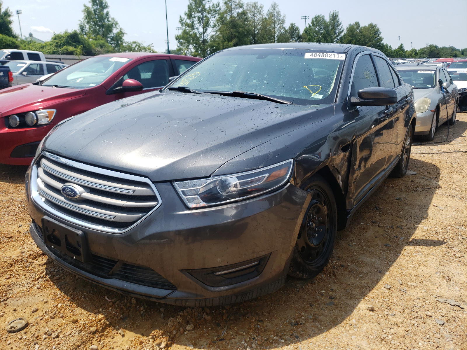 Photo 2 from auction – 2015 FORD TAURUS SEL with VIN 1FAHP2H86FG129175
