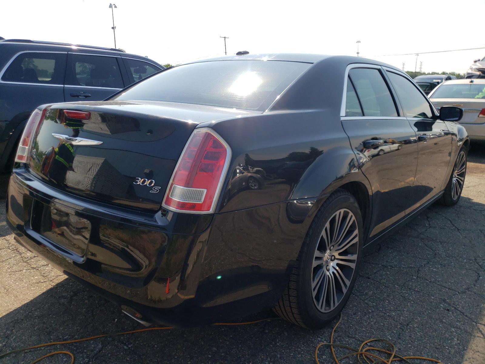 Photo 4 from auction – 2013 CHRYSLER 300 S with VIN 2C3CCABT5DH717002