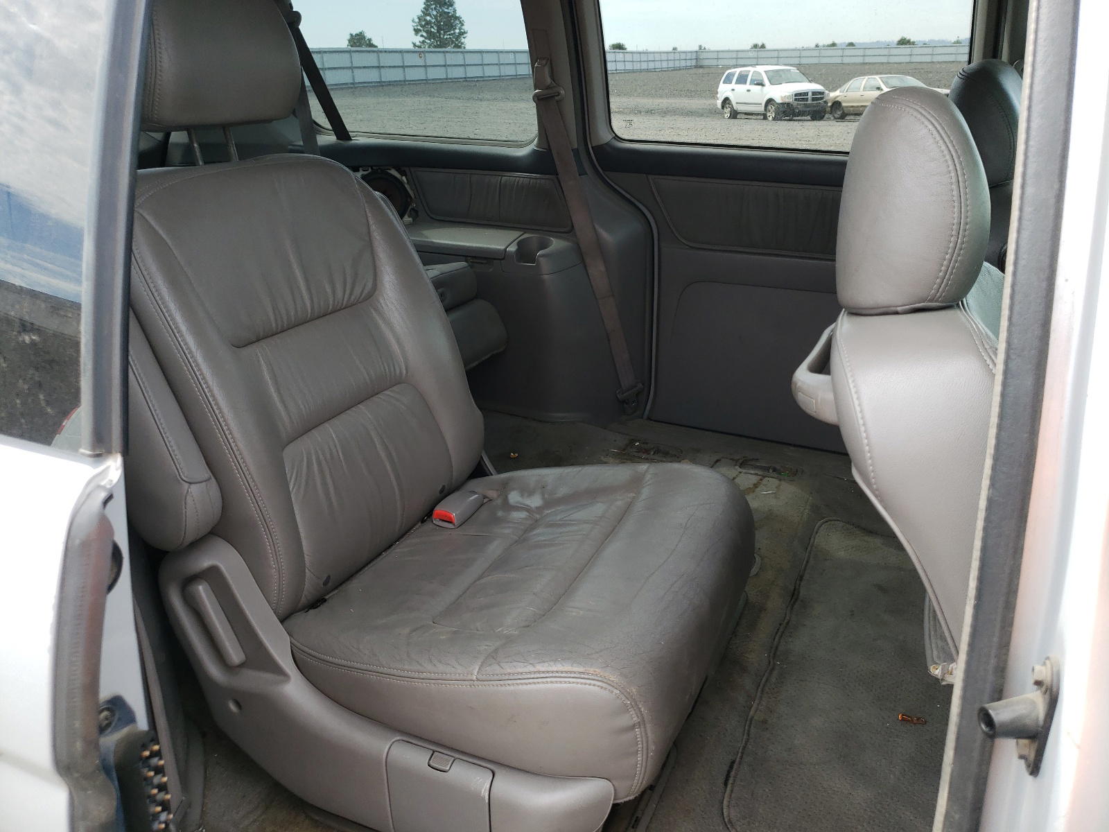 Photo 6 from auction – 2002 HONDA ODYSSEY EX with VIN 5FNRL18092B035441