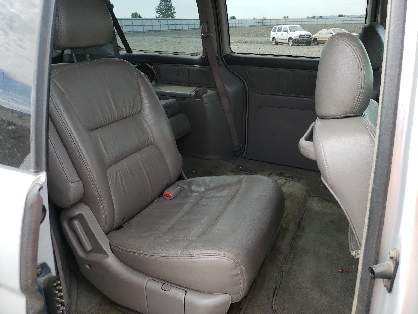 Фото 6 с аукциона – 2002 HONDA ODYSSEY EX с VIN 5FNRL18092B035441