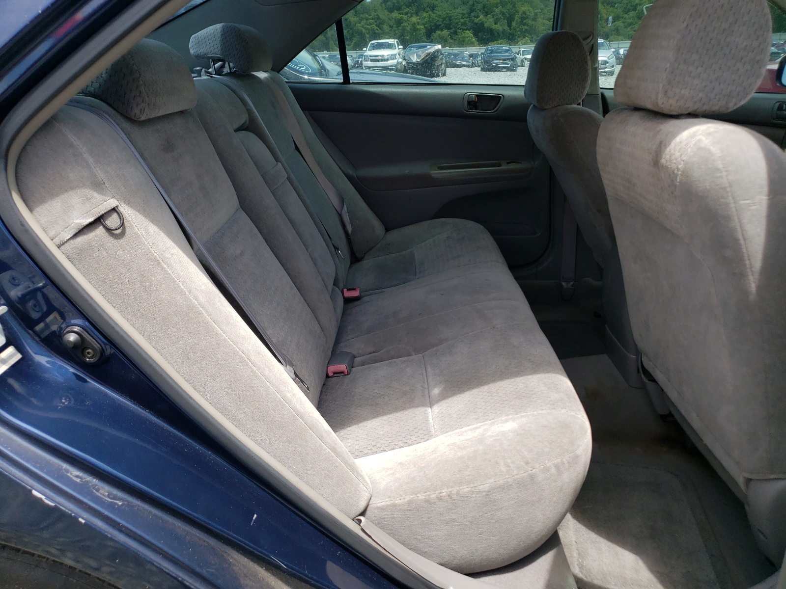Photo 6 from auction – 2002 TOYOTA CAMRY LE with VIN 4T1BE32K92U530209
