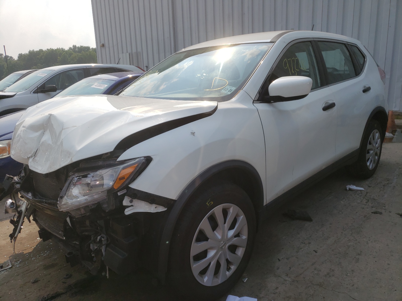 Photo 2 from auction – 2016 NISSAN ROGUE S with VIN KNMAT2MV8GP724274