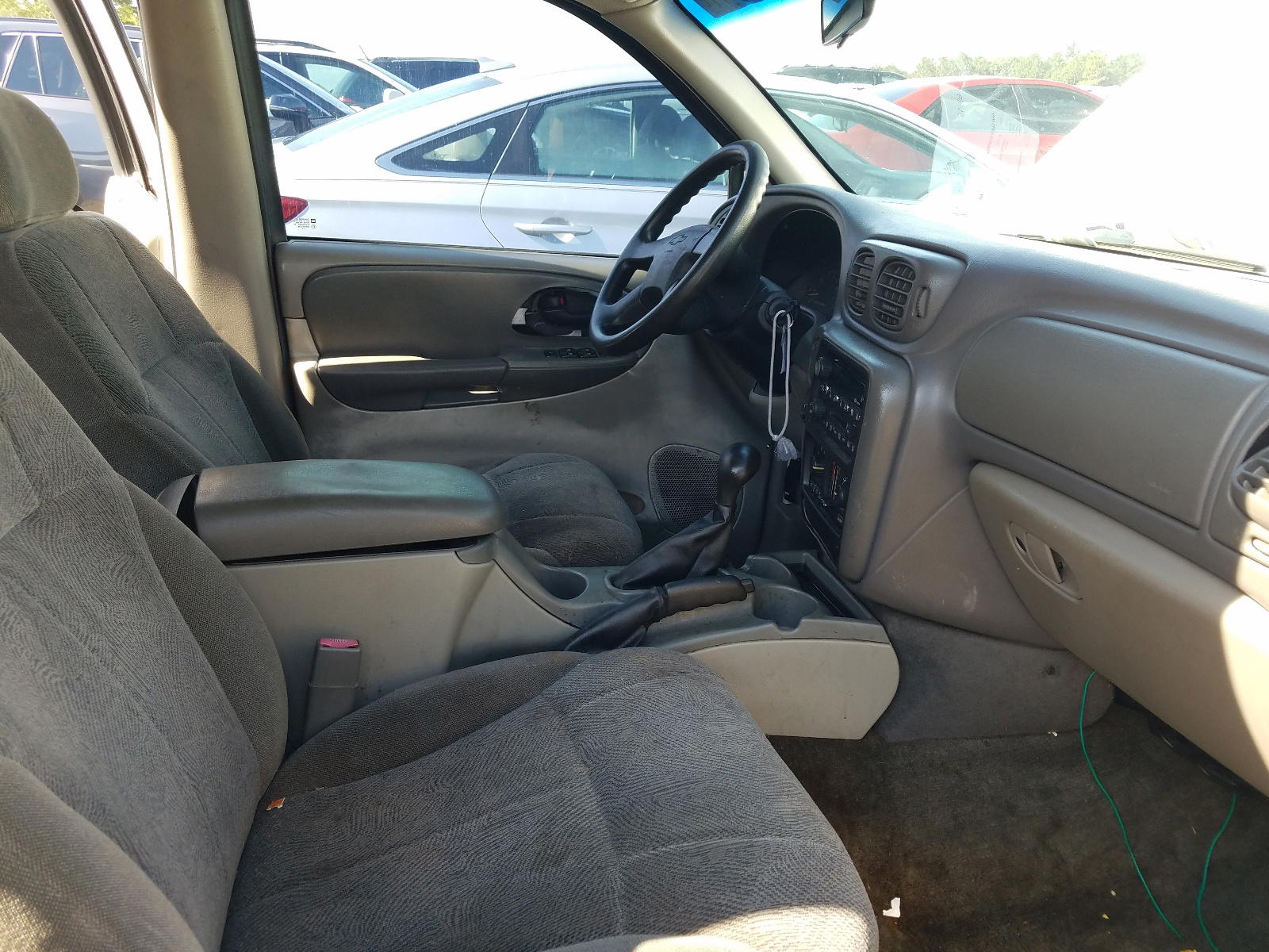 Photo 5 from auction – 2003 CHEVROLET TRAILBLAZE with VIN 1GNES16P536234315