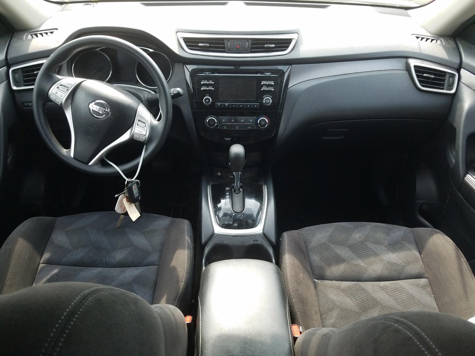 Photo 9 from auction – 2015 NISSAN ROGUE S with VIN KNMAT2MT7FP521874