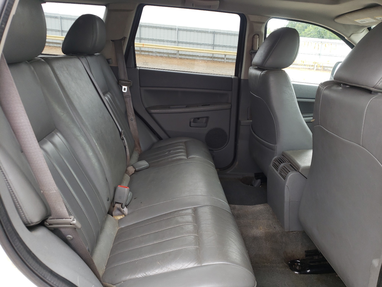 Photo 6 from auction – 2005 JEEP GRAND CHER with VIN 1J4GR48K55C561747