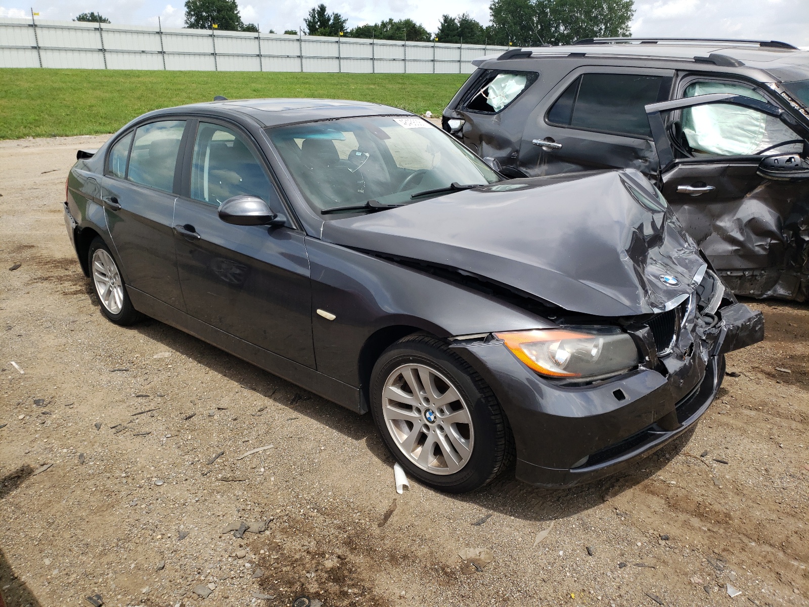 BMW 325 XI 2006 with VIN WBAVD13566KV04943 - Photo from auction