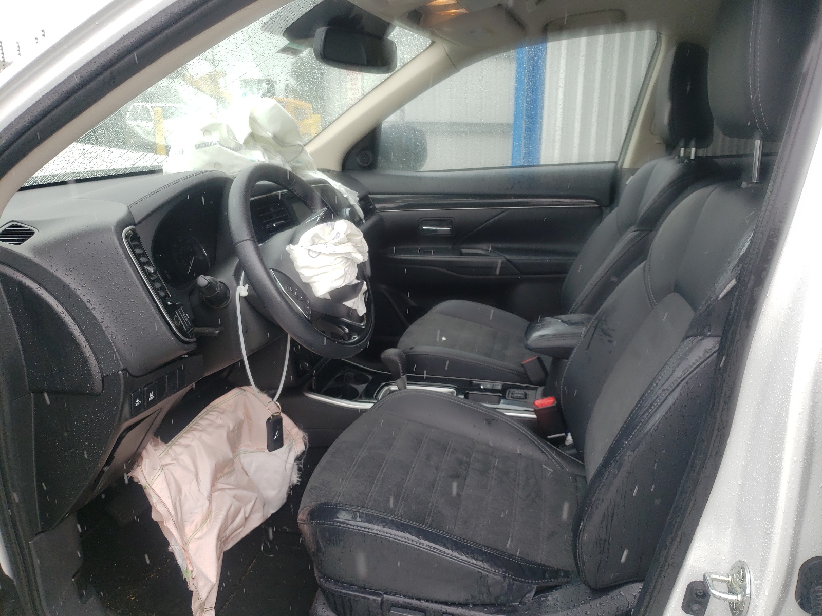 Photo 5 from auction – 2020 MITSUBISHI OUTLANDER with VIN JA4AD3A38LZ015570