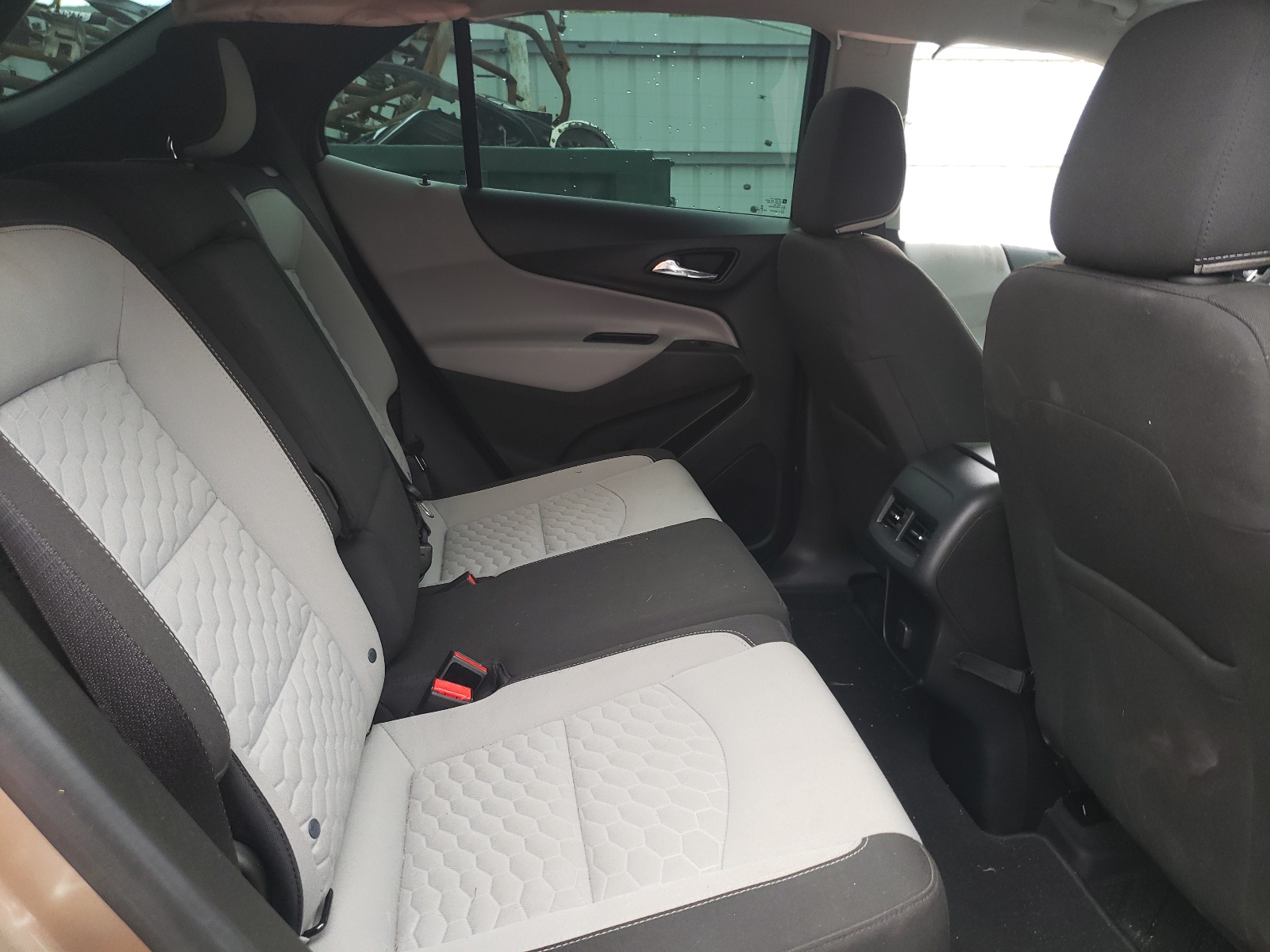 Photo 6 from auction – 2018 CHEVROLET EQUINOX LS with VIN 2GNAXREV5J6267417