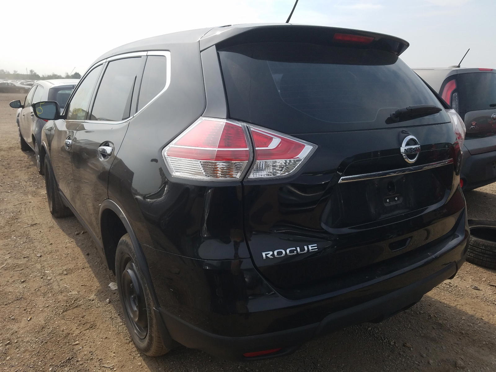 Photo 3 from auction – 2015 NISSAN ROGUE S with VIN KNMAT2MT7FP521874
