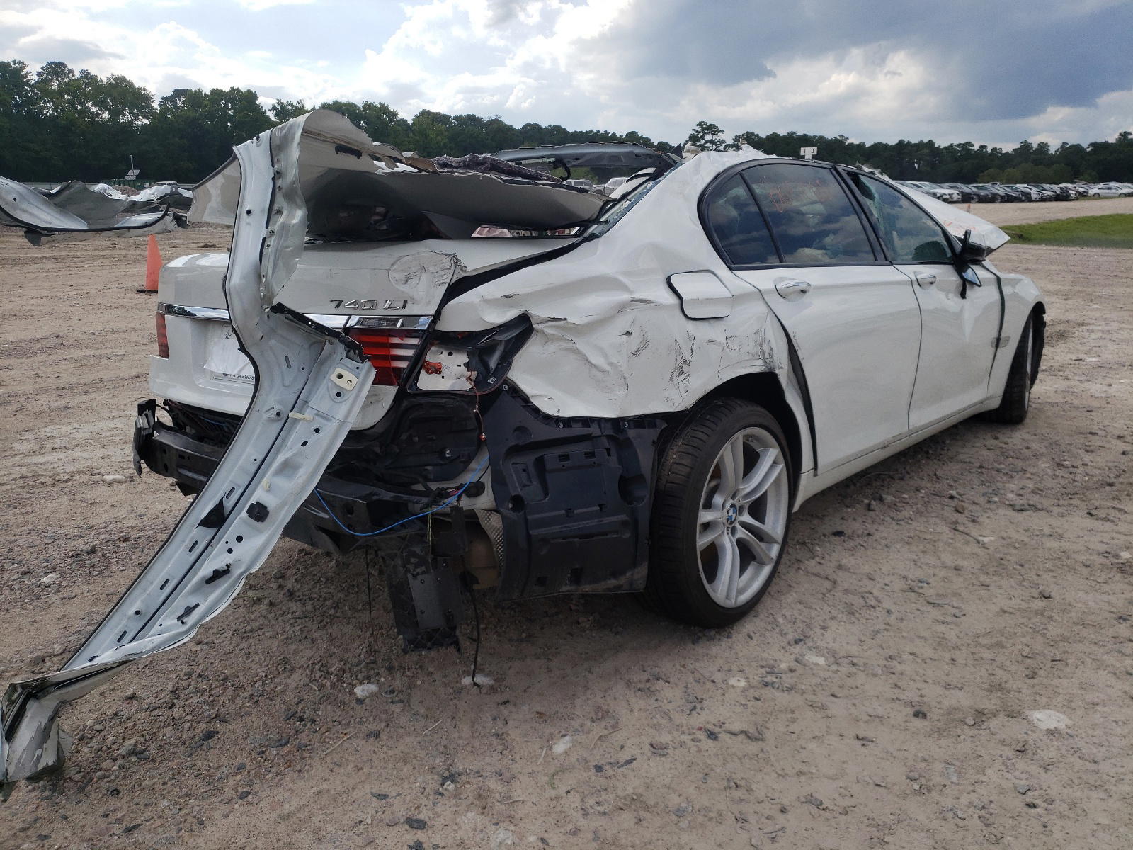 Photo 4 from auction – 2015 BMW 740 LI with VIN WBAYE4C54FD946930
