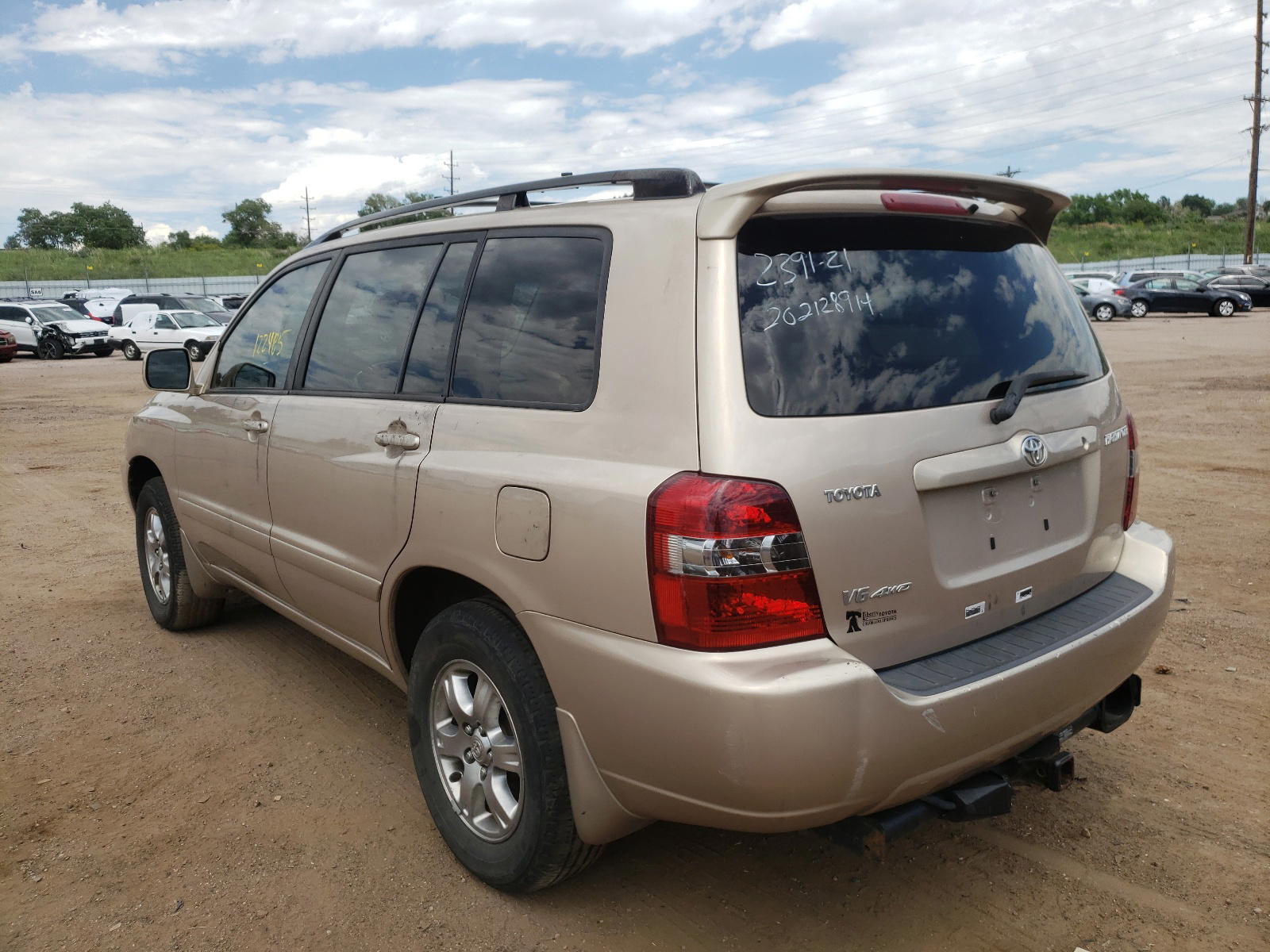 Photo 3 from auction – 2004 TOYOTA HIGHLANDER with VIN JTEEP21A540046753