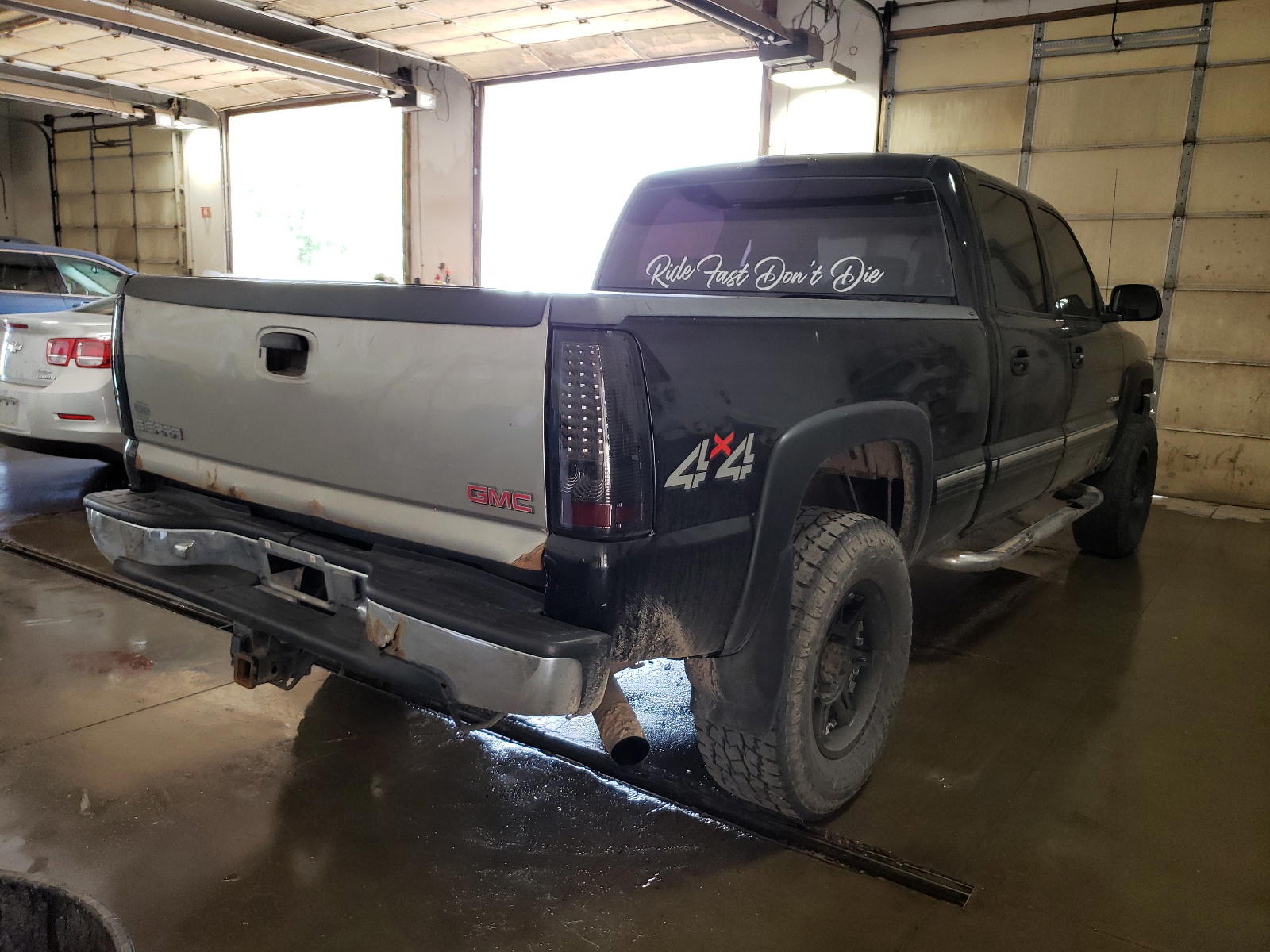 Photo 4 from auction – 2001 CHEVROLET SILVERADO with VIN 1GCHK23U51F154337