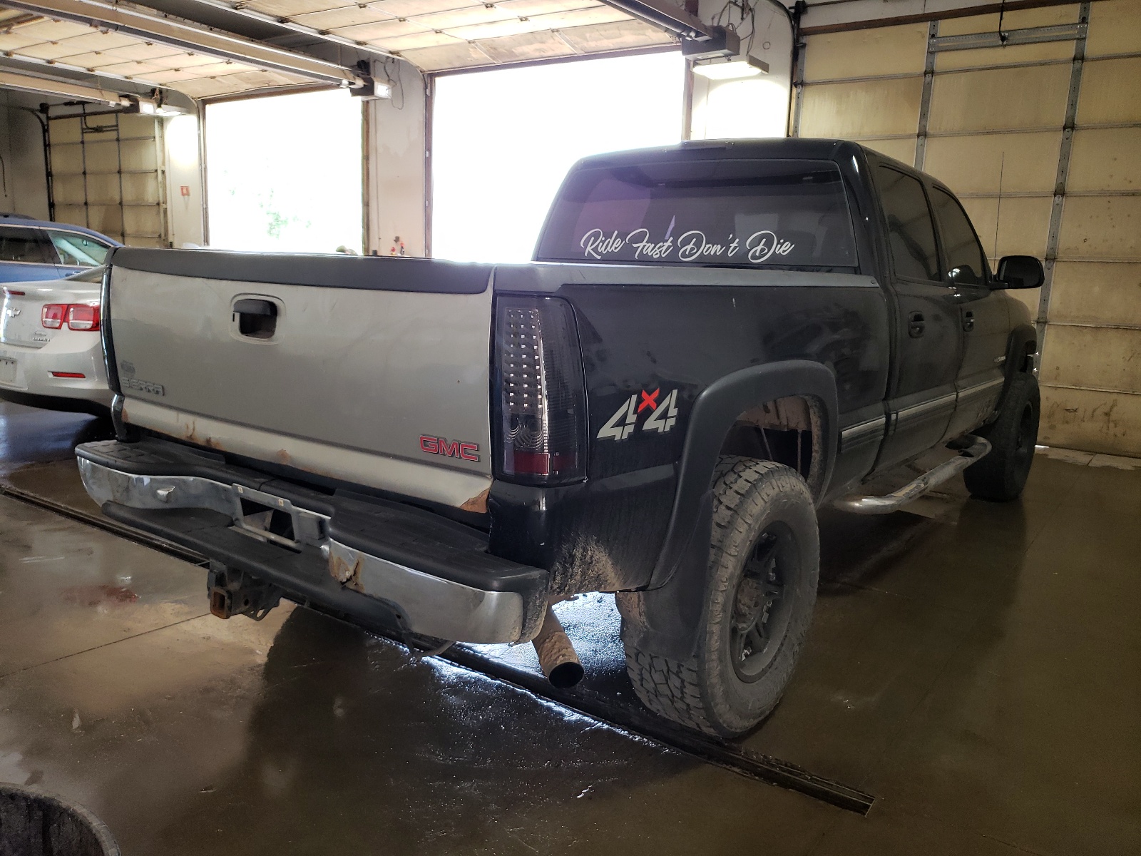 Foto 4 de la subasta – 2001 CHEVROLET SILVERADO con VIN 1GCHK23U51F154337