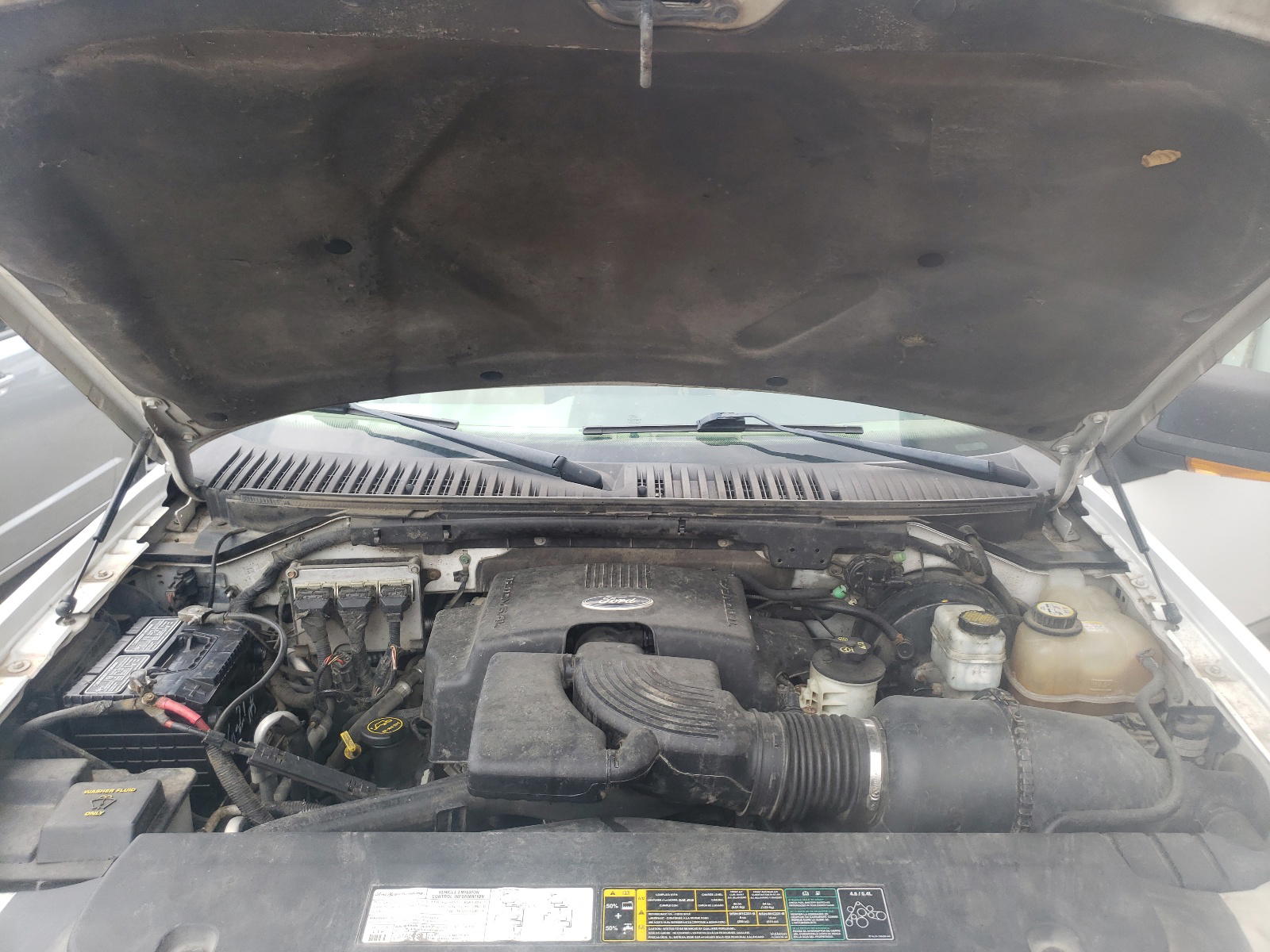Photo 7 from auction – 2004 FORD EXPEDITION with VIN 1FMFU18L44LA71253
