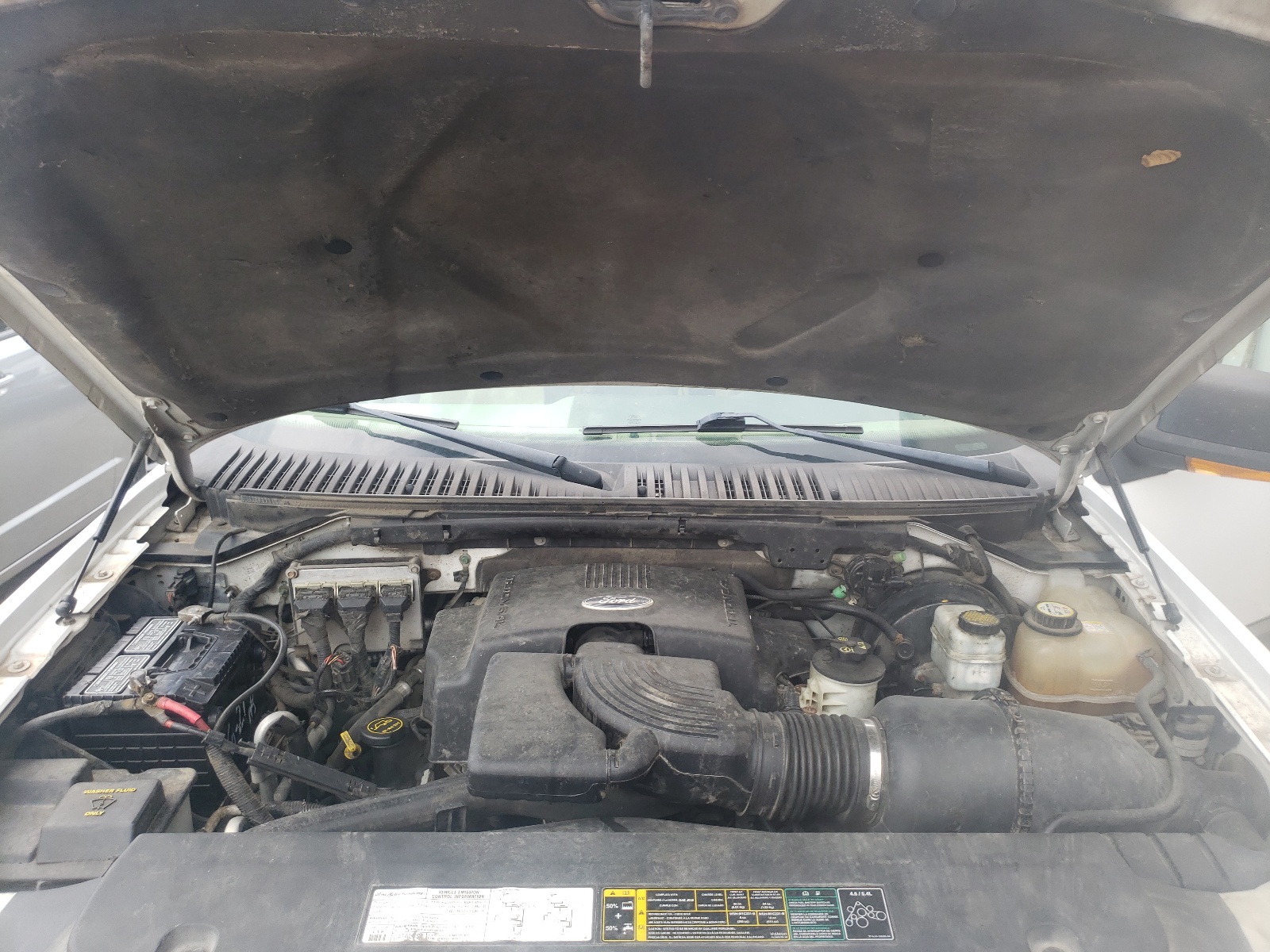 Фото 7 с аукциона – 2004 FORD EXPEDITION с VIN 1FMFU18L44LA71253