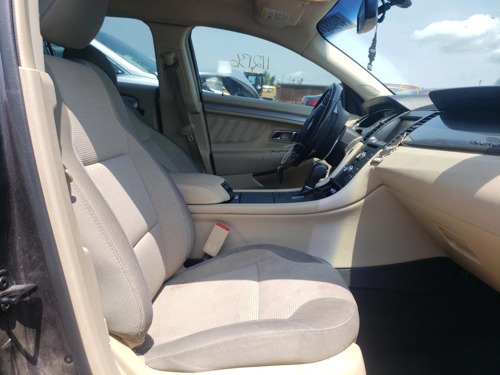 Photo 5 from auction – 2015 FORD TAURUS SEL with VIN 1FAHP2H86FG129175