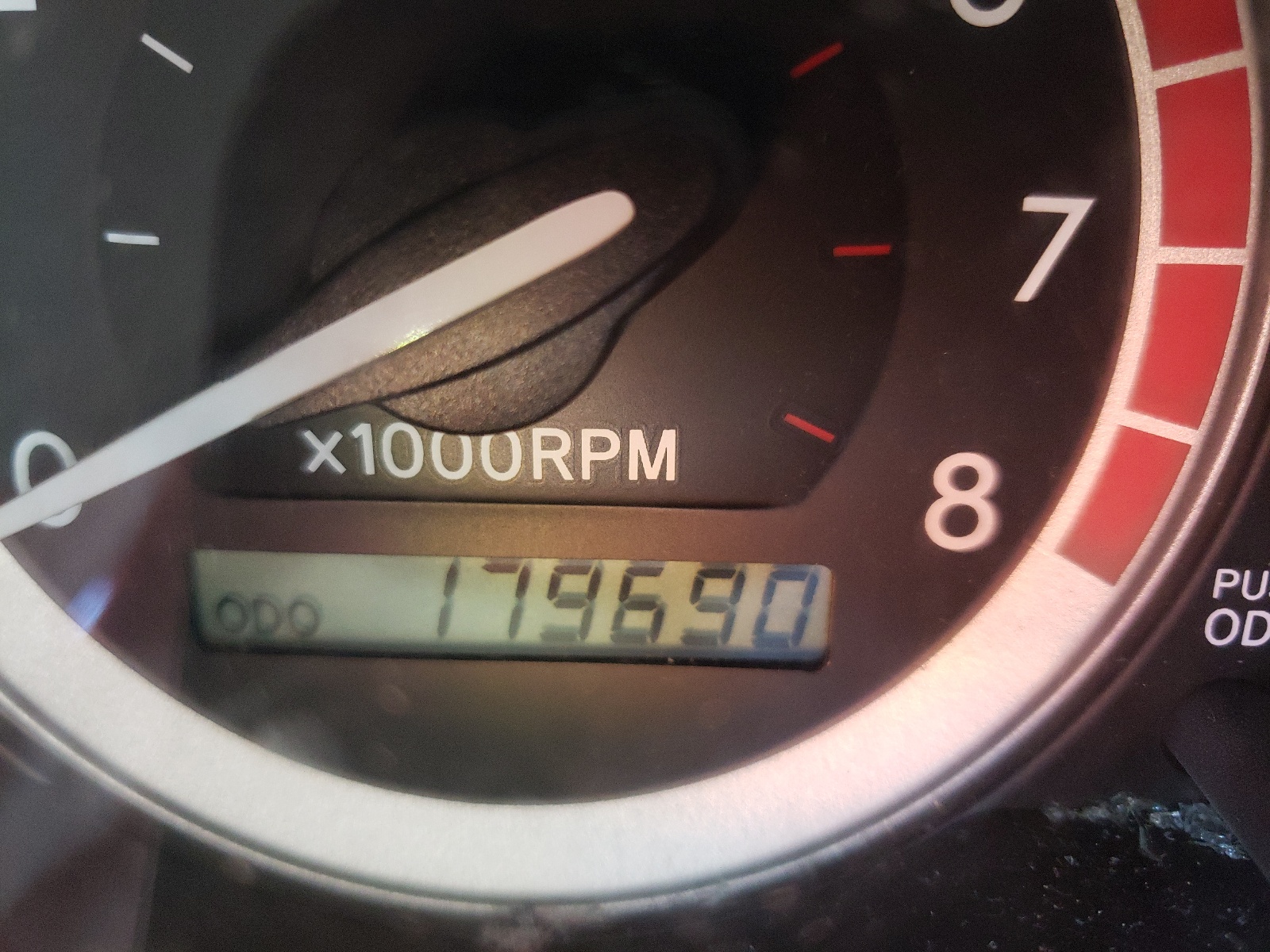 Photo 8 from auction – 2005 TOYOTA SIENNA CE with VIN 5TDZA23C75S320393