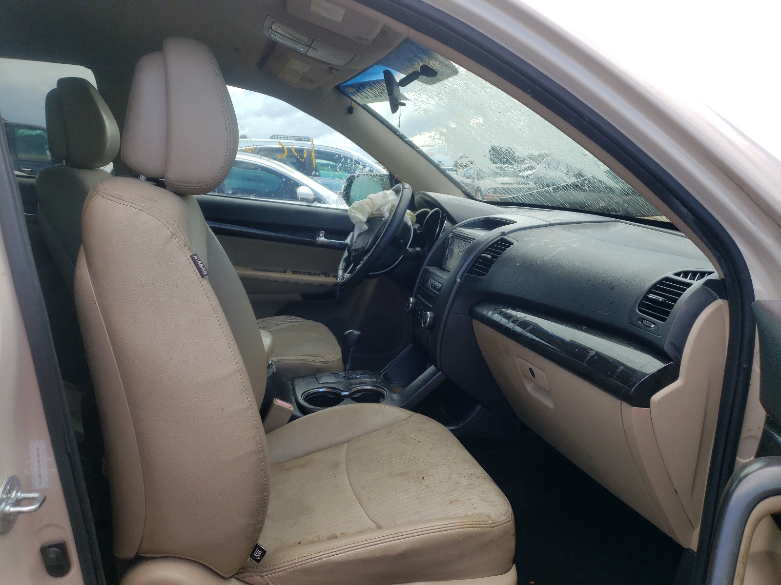 Photo 5 from auction – 2012 KIA SORENTO EX with VIN 5XYKU3A68CG208756