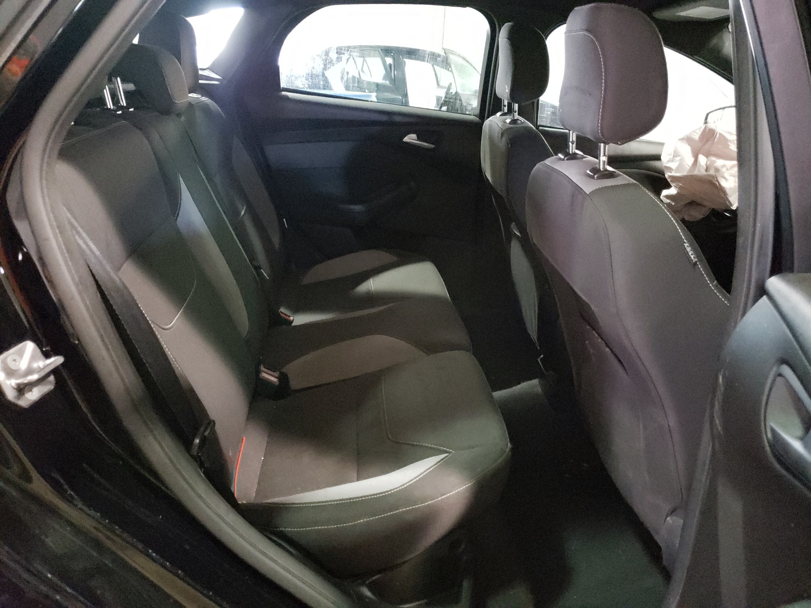 Photo 6 from auction – 2017 FORD FOCUS ST with VIN 1FADP3L98HL227820