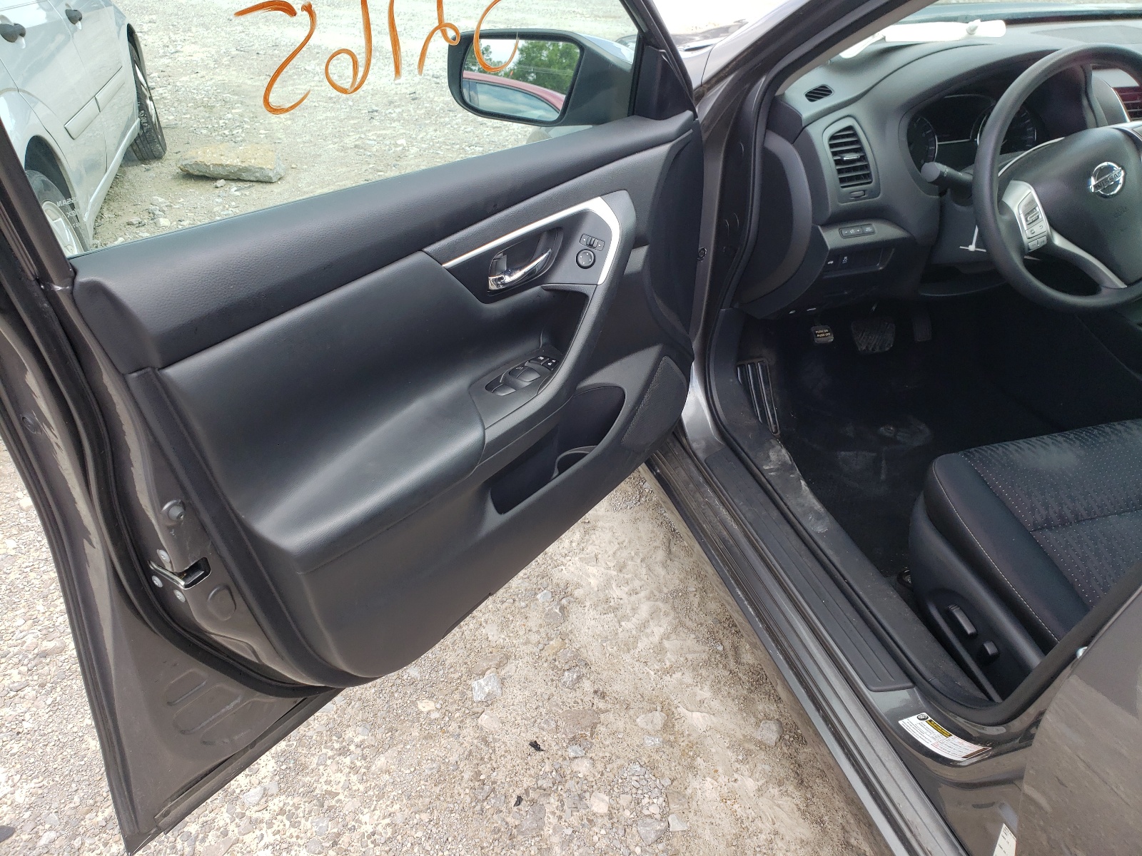 Photo 9 from auction – 2016 NISSAN ALTIMA 2.5 with VIN 1N4AL3AP3GC217839