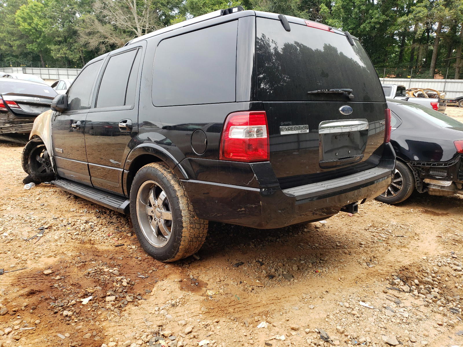 Photo 3 from auction – 2007 FORD EXPEDITION with VIN 1FMFU195X7LA08985