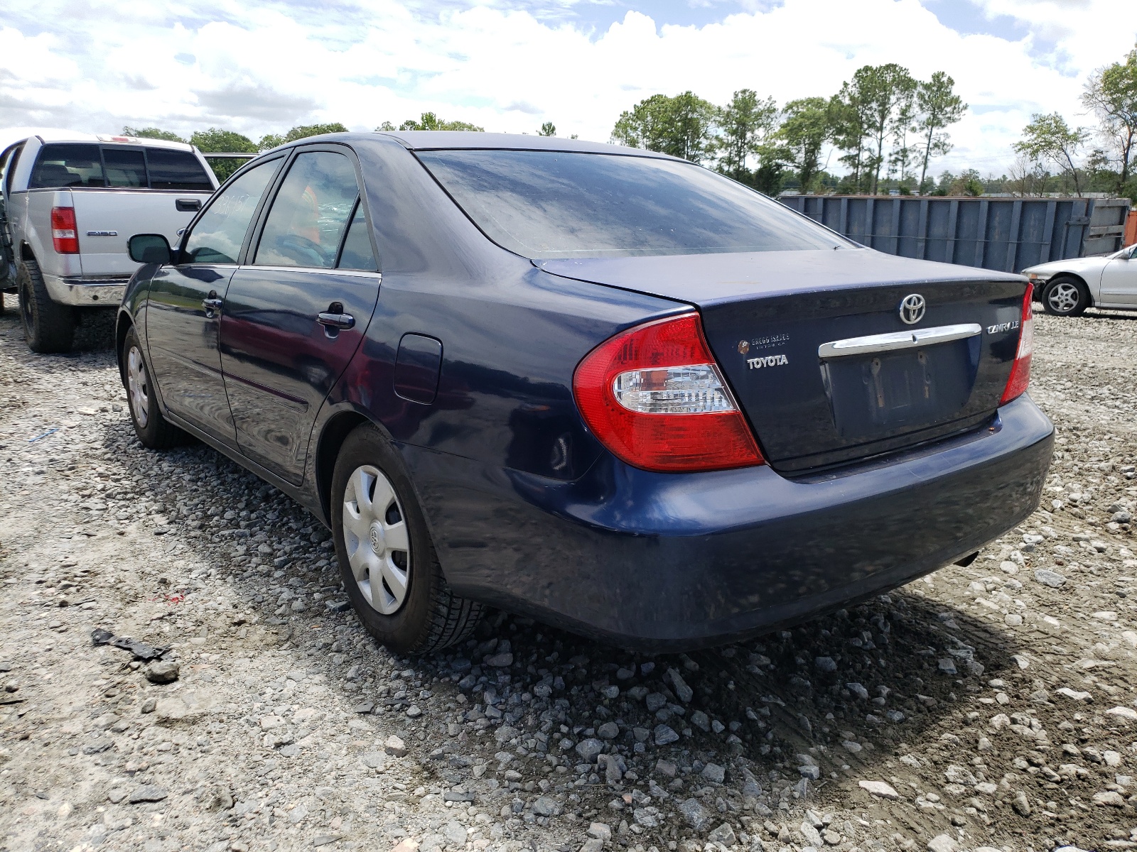 Photo 3 from auction – 2002 TOYOTA CAMRY LE with VIN 4T1BE32K92U530209