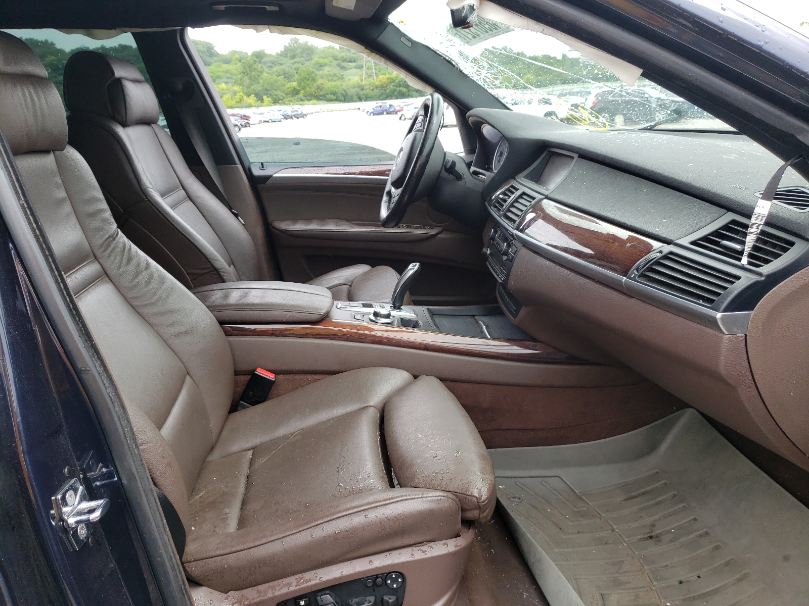 Photo 5 from auction – 2007 BMW X5 4.8I with VIN 5UXFE83547LZ42349