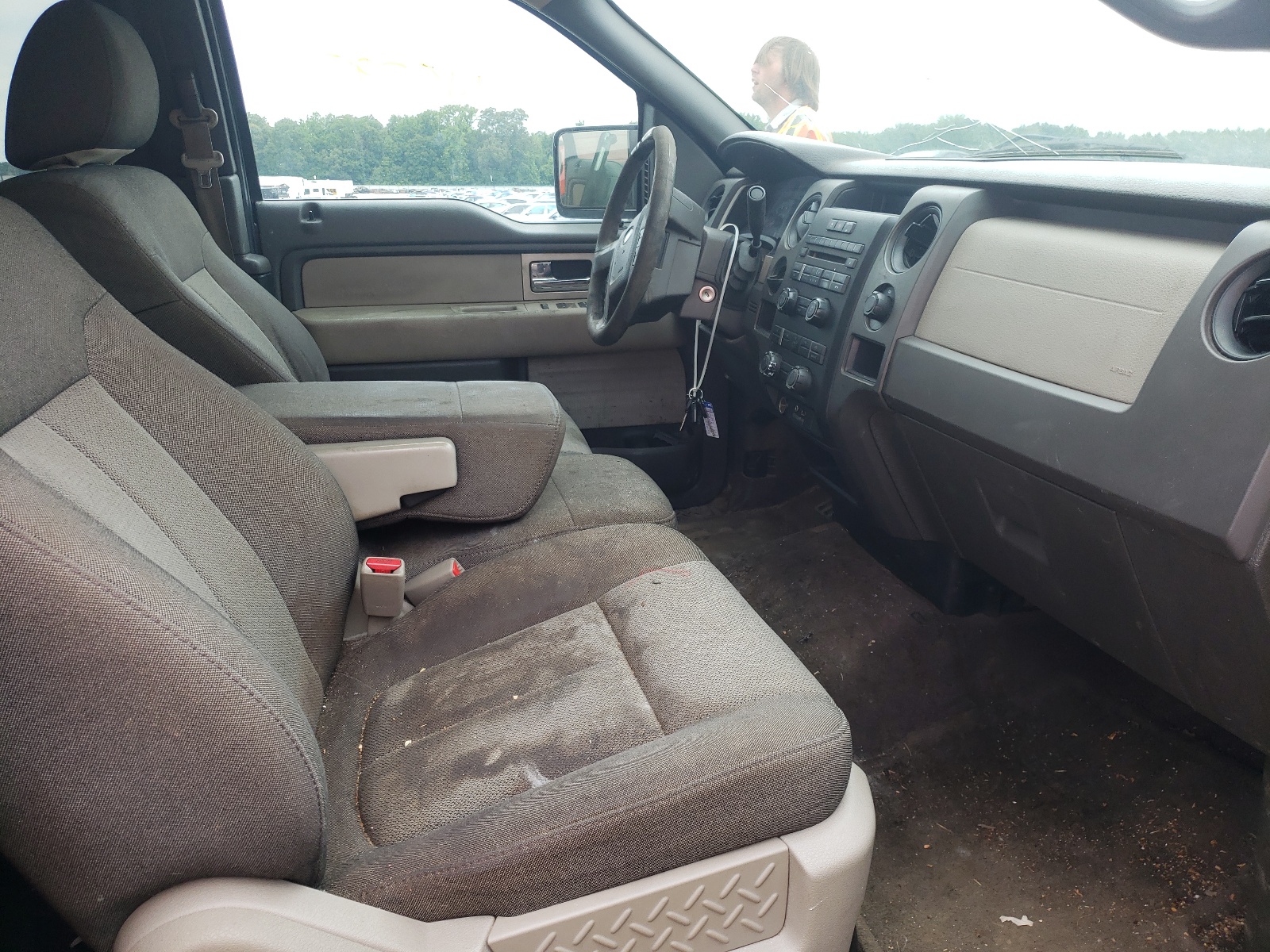 Photo 5 from auction – 2010 FORD F150 SUPER with VIN 1FTEX1CW3AFC55411