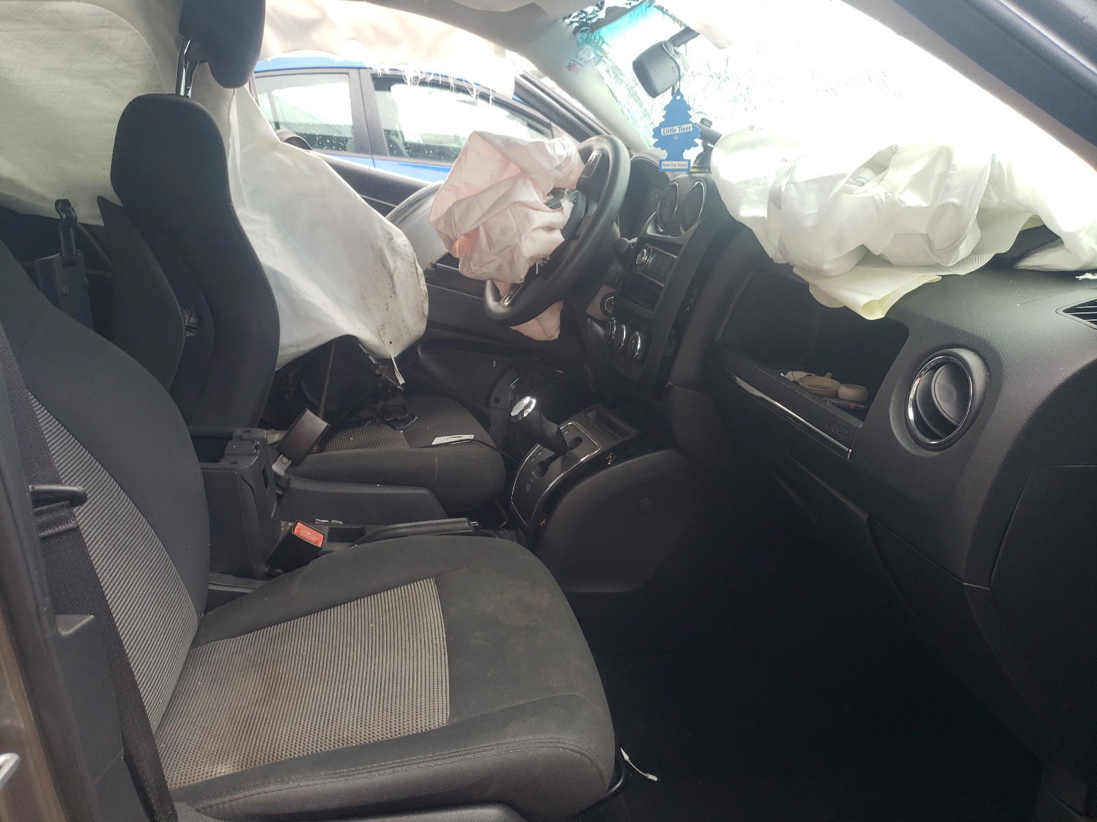 Photo 5 from auction – 2012 JEEP COMPASS SP with VIN 1C4NJDBB3CD569463