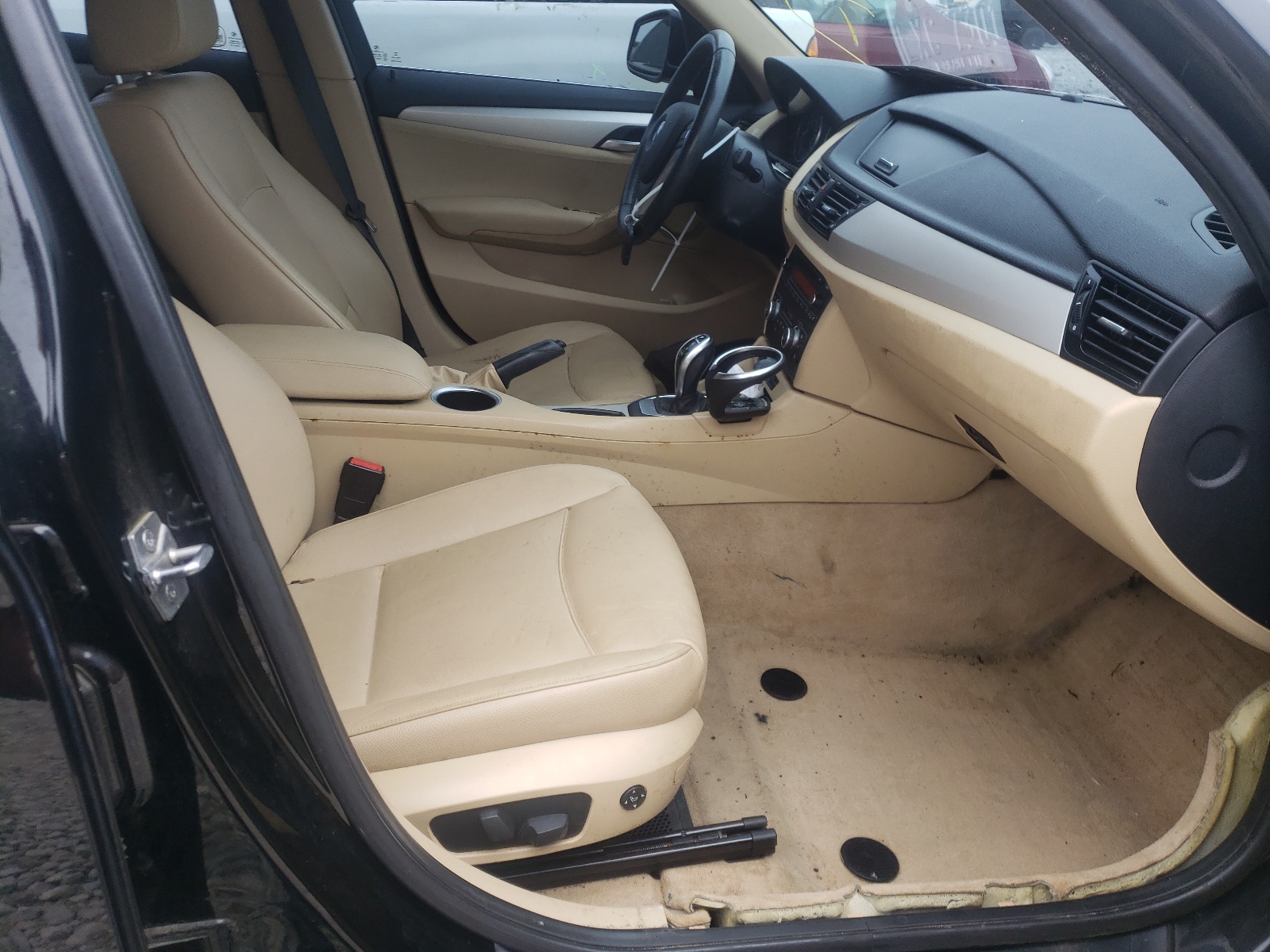 Photo 5 from auction – 2014 BMW X1 SDRIVE2 with VIN WBAVM1C57EVW54640