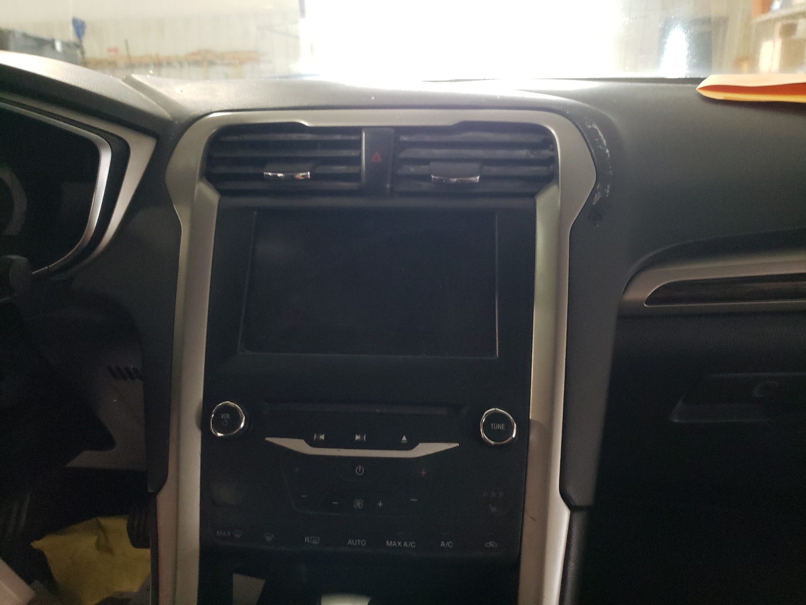Photo 9 from auction – 2013 FORD FUSION SE with VIN 3FA6P0HR5DR295701