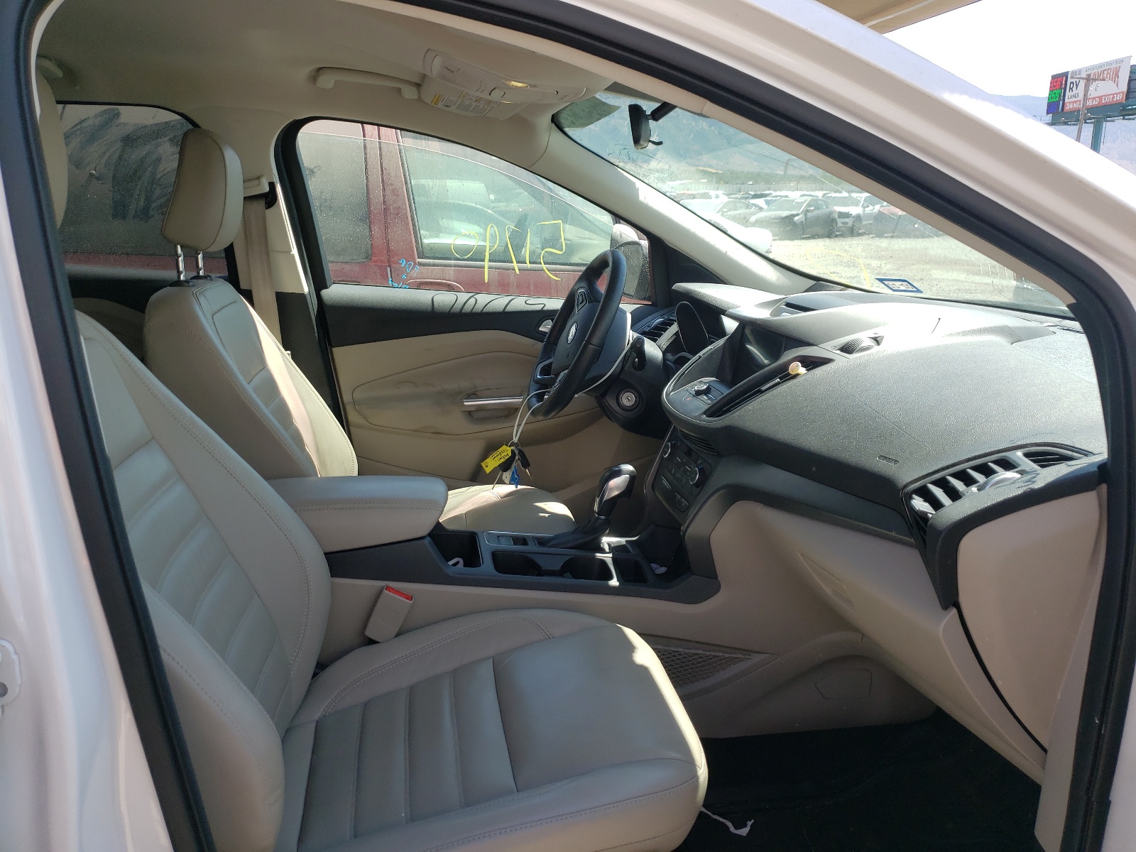 Photo 5 from auction – 2018 FORD ESCAPE SEL with VIN 1FMCU0HD5JUA03877