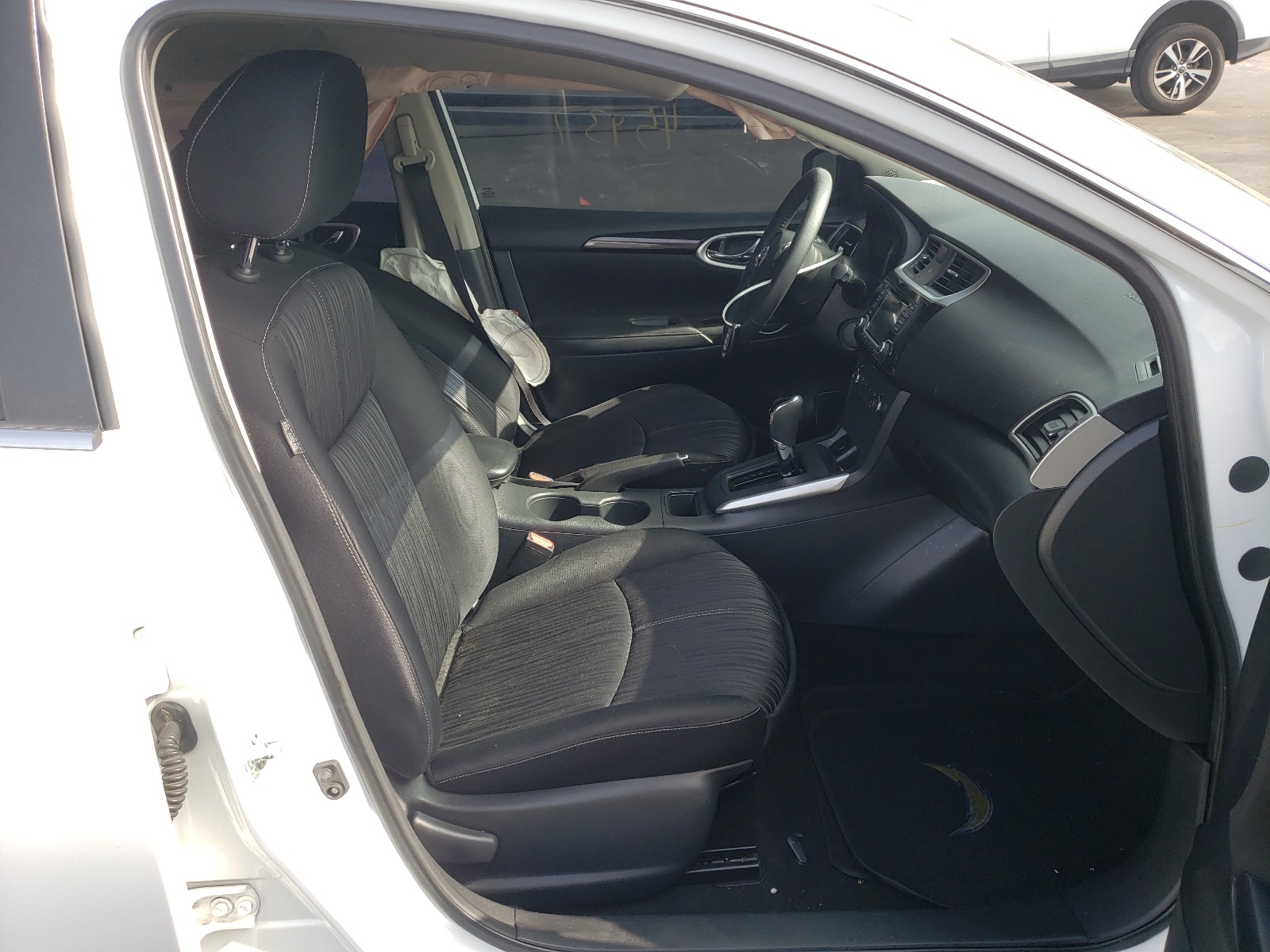 Photo 5 from auction – 2017 NISSAN SENTRA S with VIN 3N1AB7AP6HL641271