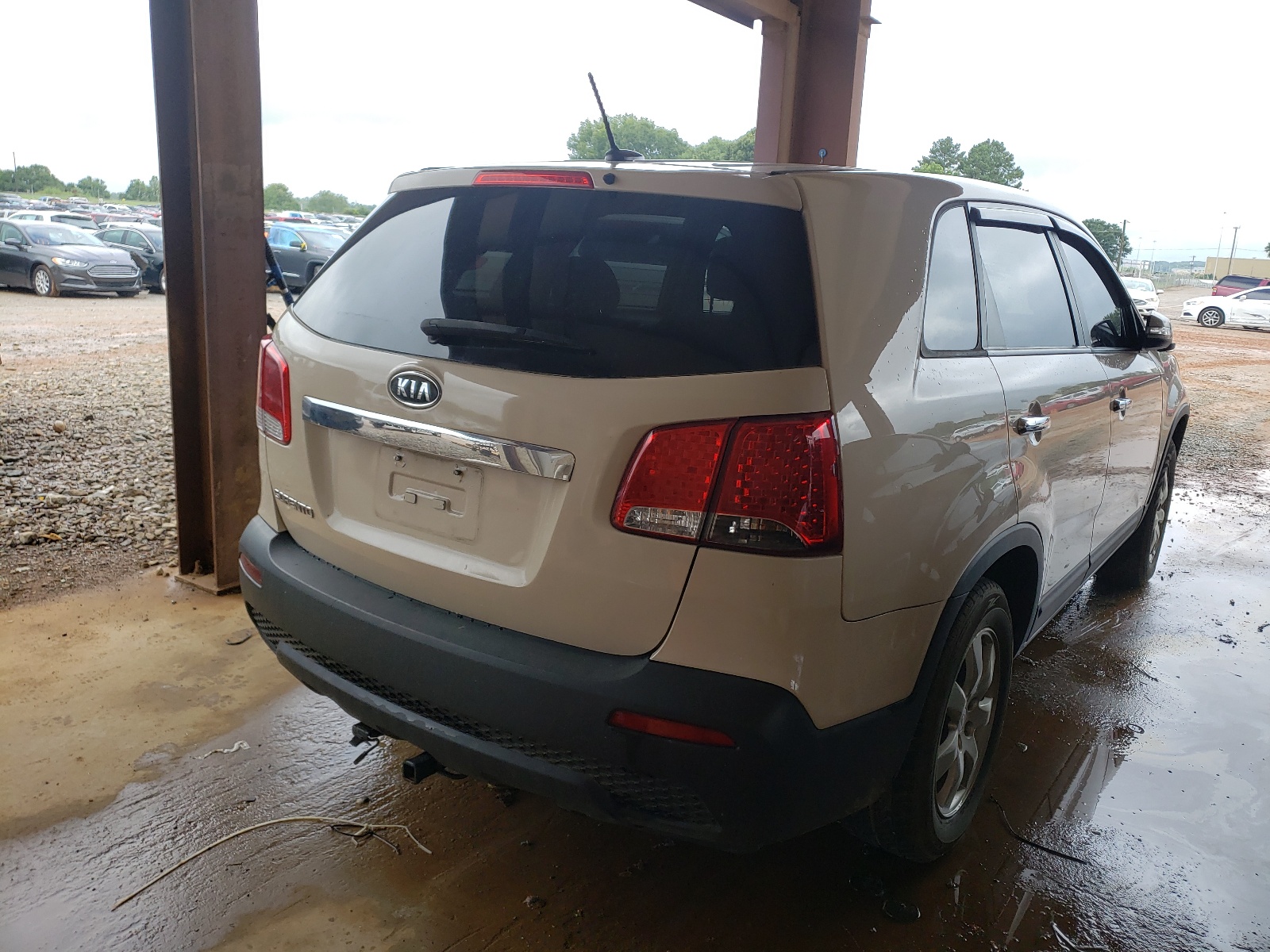 Photo 4 from auction – 2011 KIA SORENTO BA with VIN 5XYKT3A17BG135515