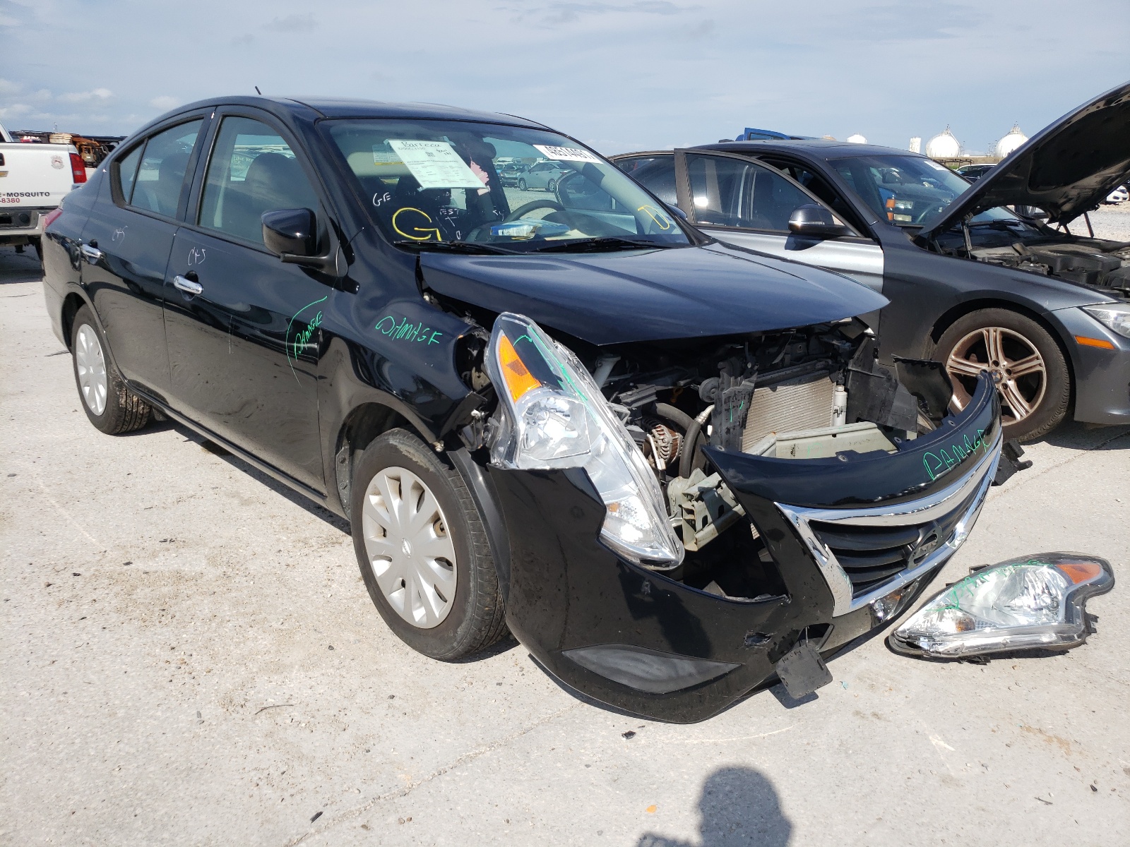 NISSAN VERSA S 2015 with VIN 3N1CN7AP5FL895972 - Photo from auction