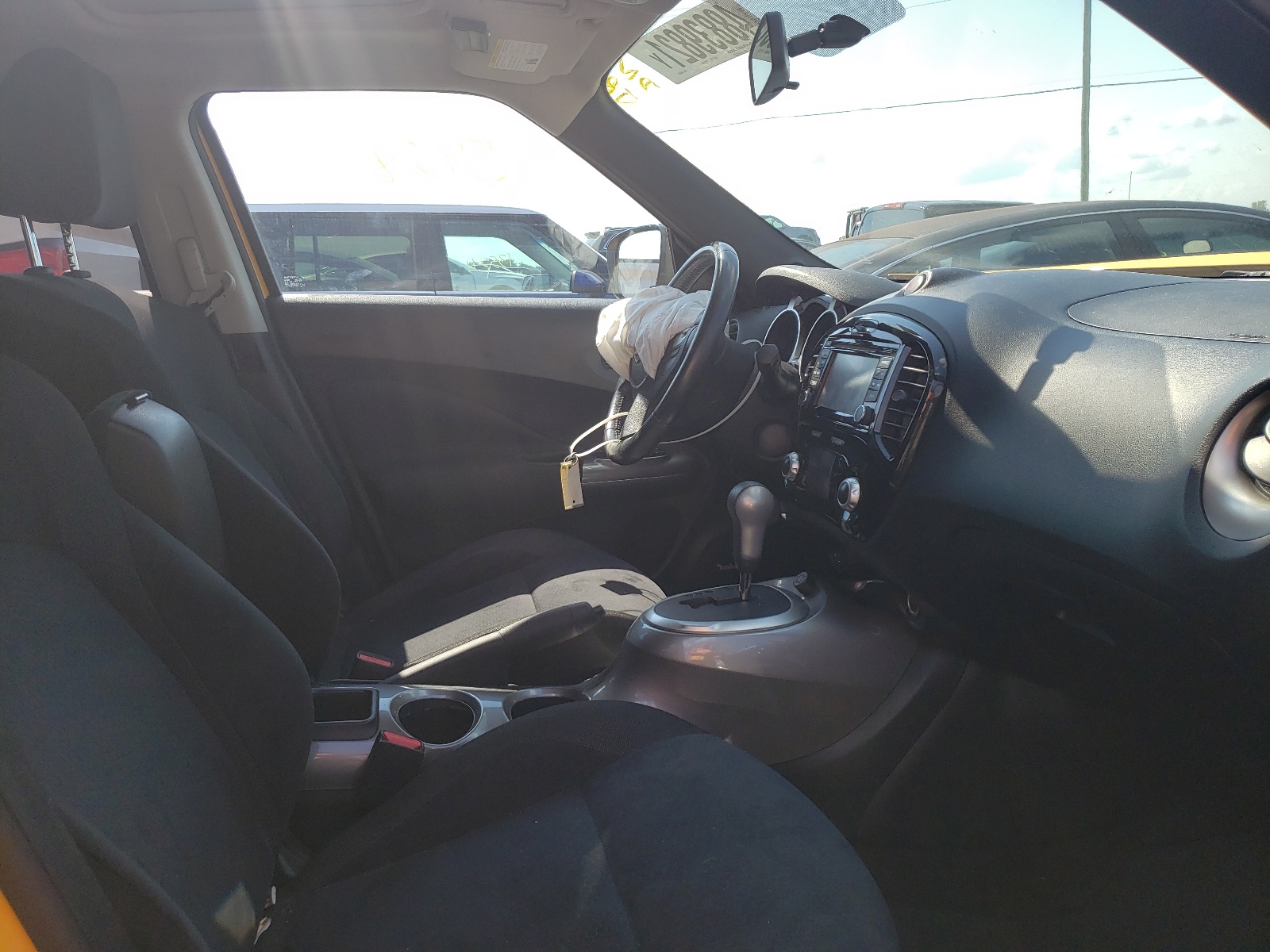 Photo 5 from auction – 2015 NISSAN JUKE S with VIN JN8AF5MV1FT560885