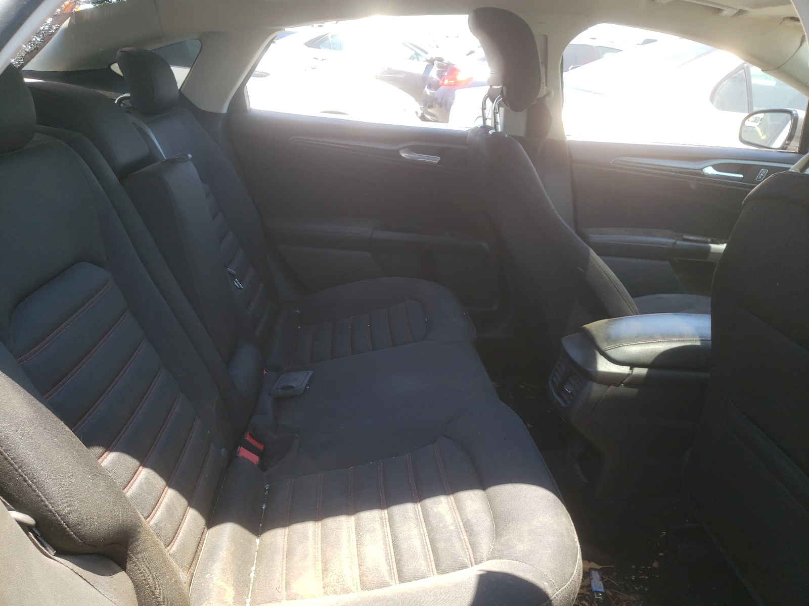 Photo 6 from auction – 2014 FORD FUSION SE with VIN 3FA6P0HD4ER186295