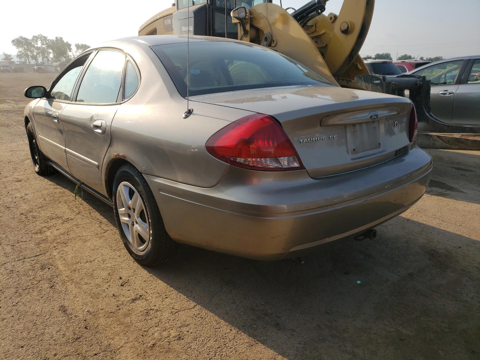 Photo 3 from auction – 2004 FORD TAURUS SE with VIN 1FAFP53254G147966