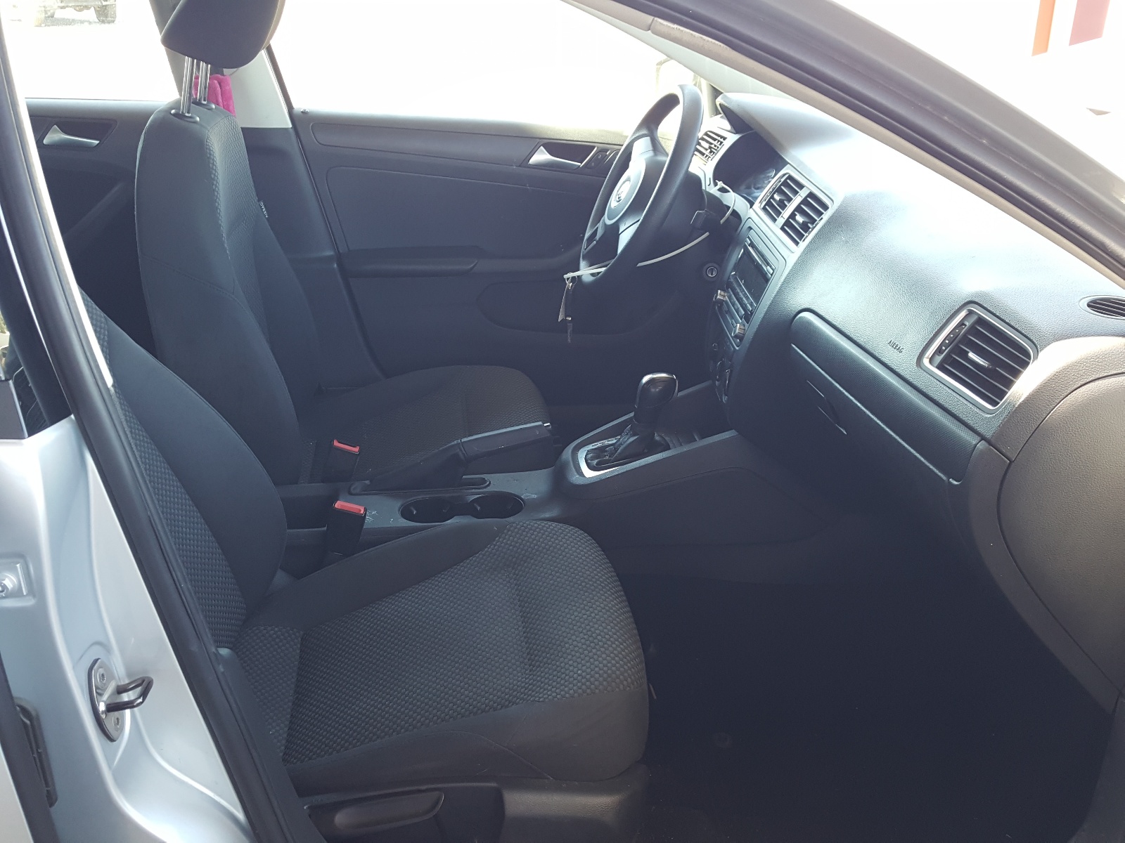 Photo 5 from auction – 2013 VOLKSWAGEN JETTA BASE with VIN 3VW2K7AJ7DM402455