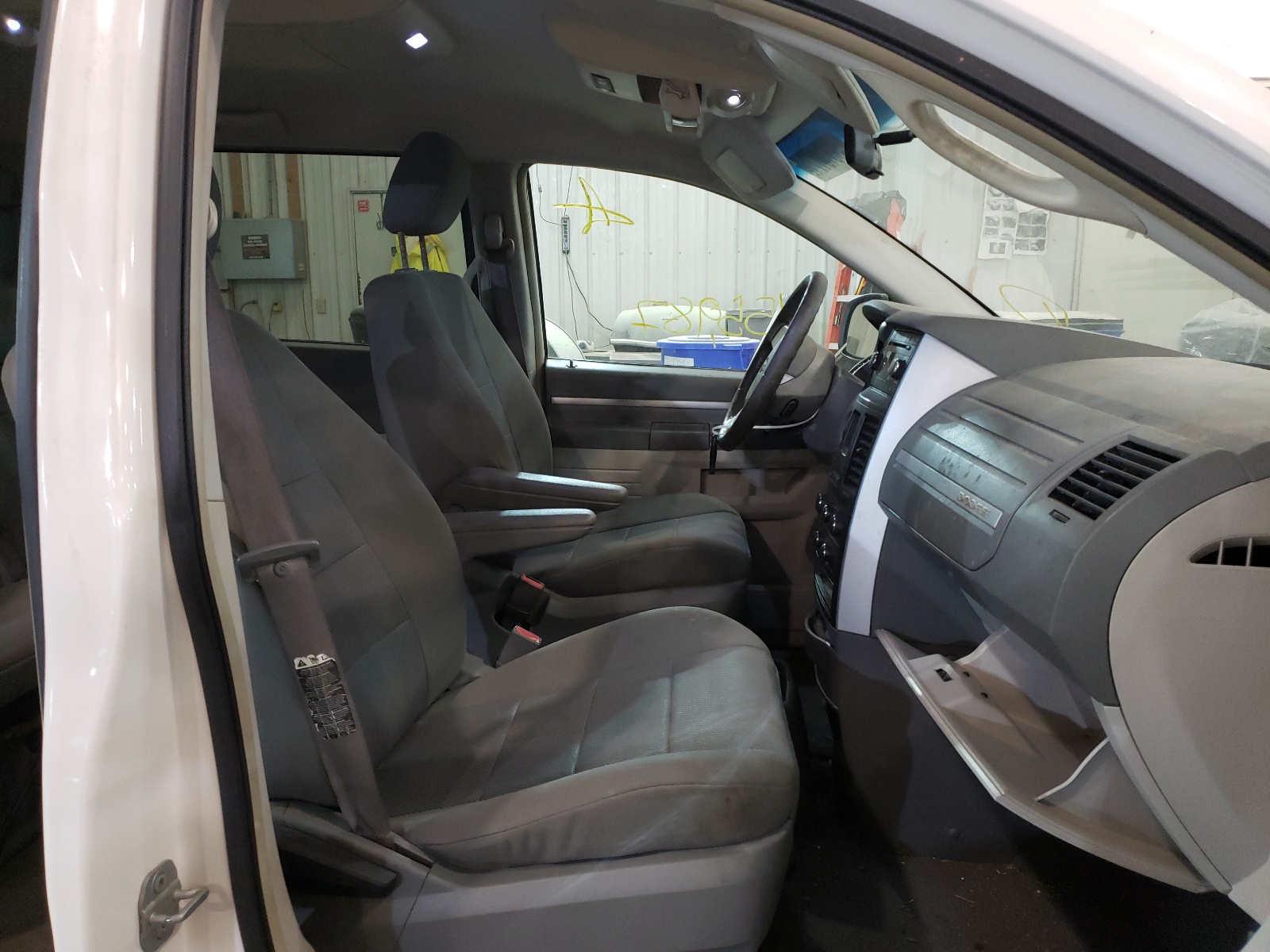 Photo 5 from auction – 2008 DODGE GRAND CARA with VIN 1D8HN54P18B177991