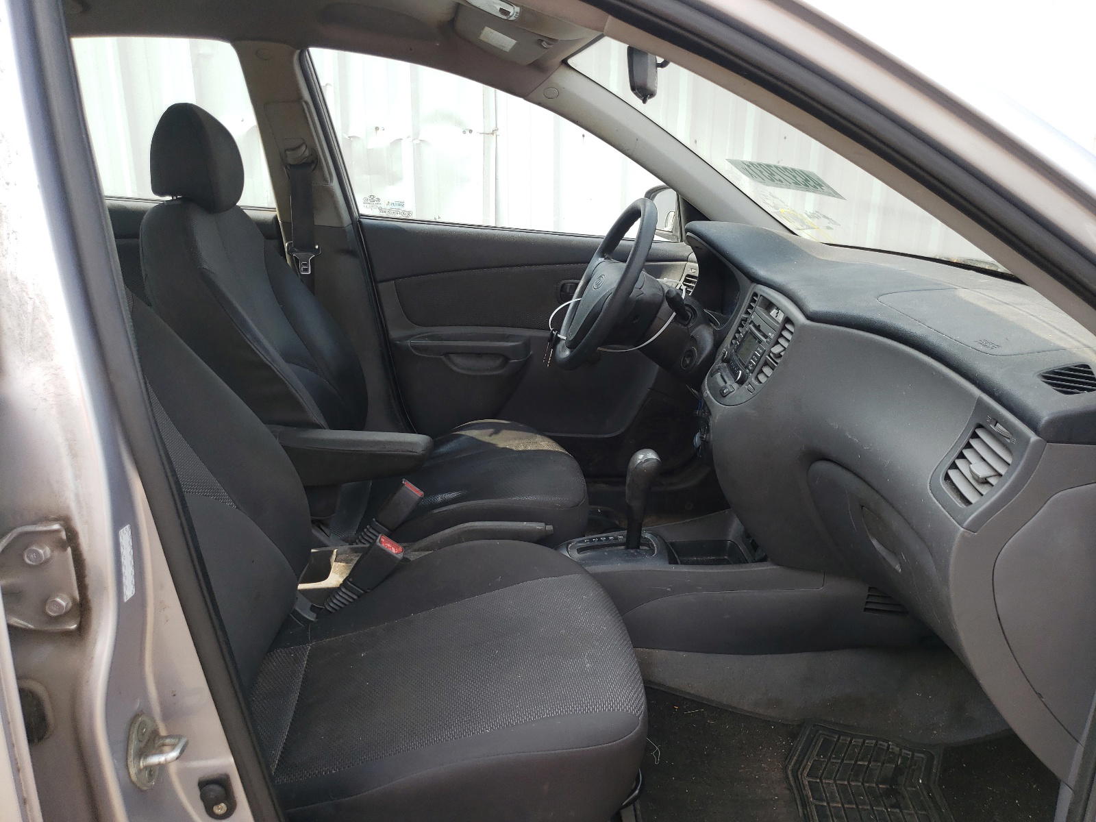 Photo 5 from auction – 2009 KIA RIO BASE with VIN KNADE223696518675