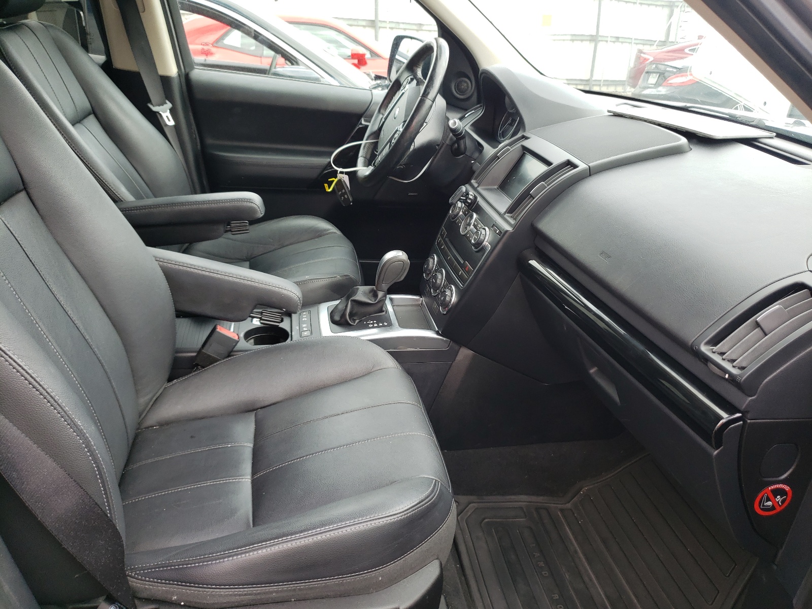 Photo 5 from auction – 2013 LAND ROVER LR2 HSE with VIN SALFR2BG1DH366295