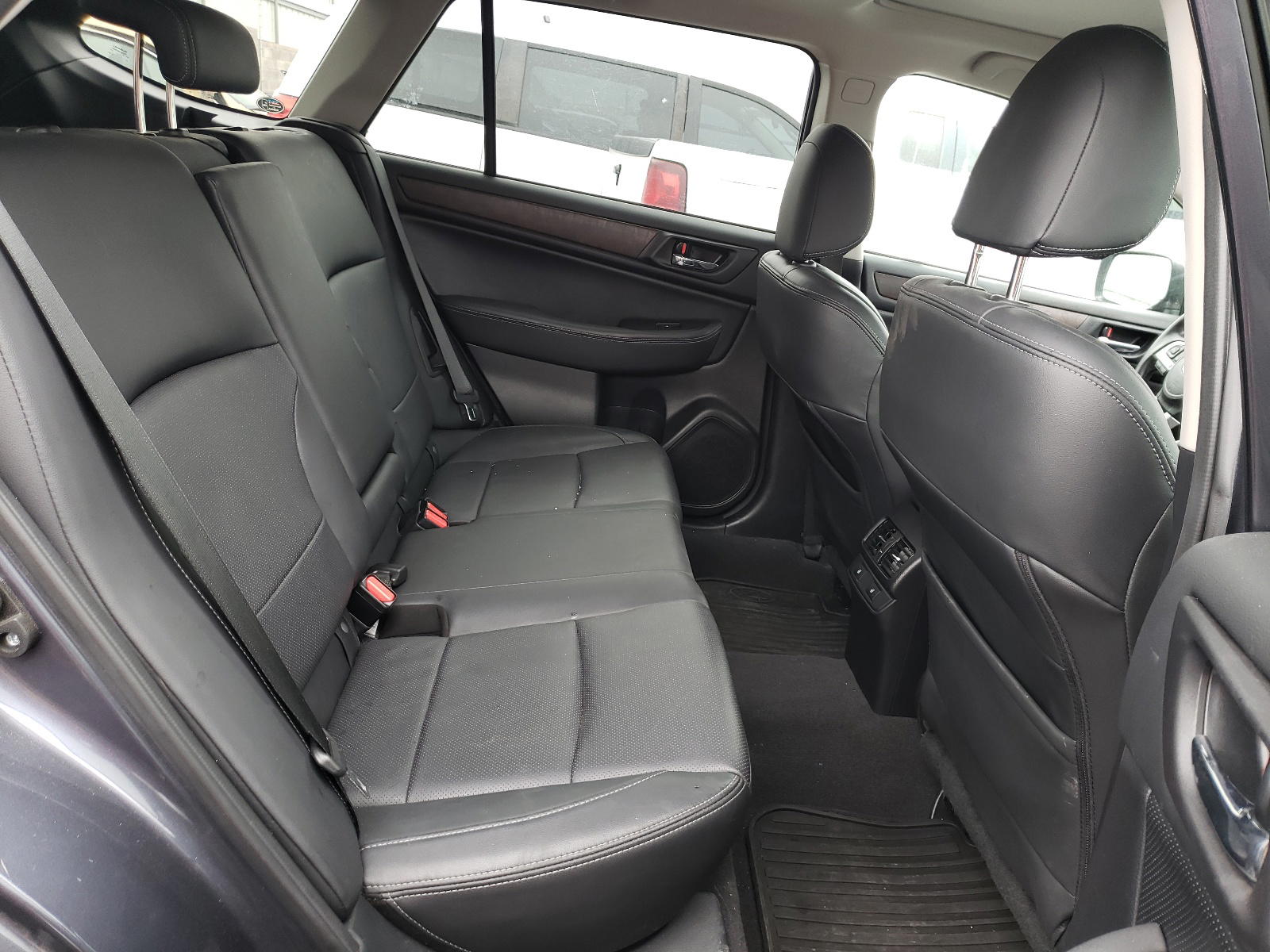 Photo 6 from auction – 2015 SUBARU OUTBACK 3. with VIN 4S4BSENC8F3329535