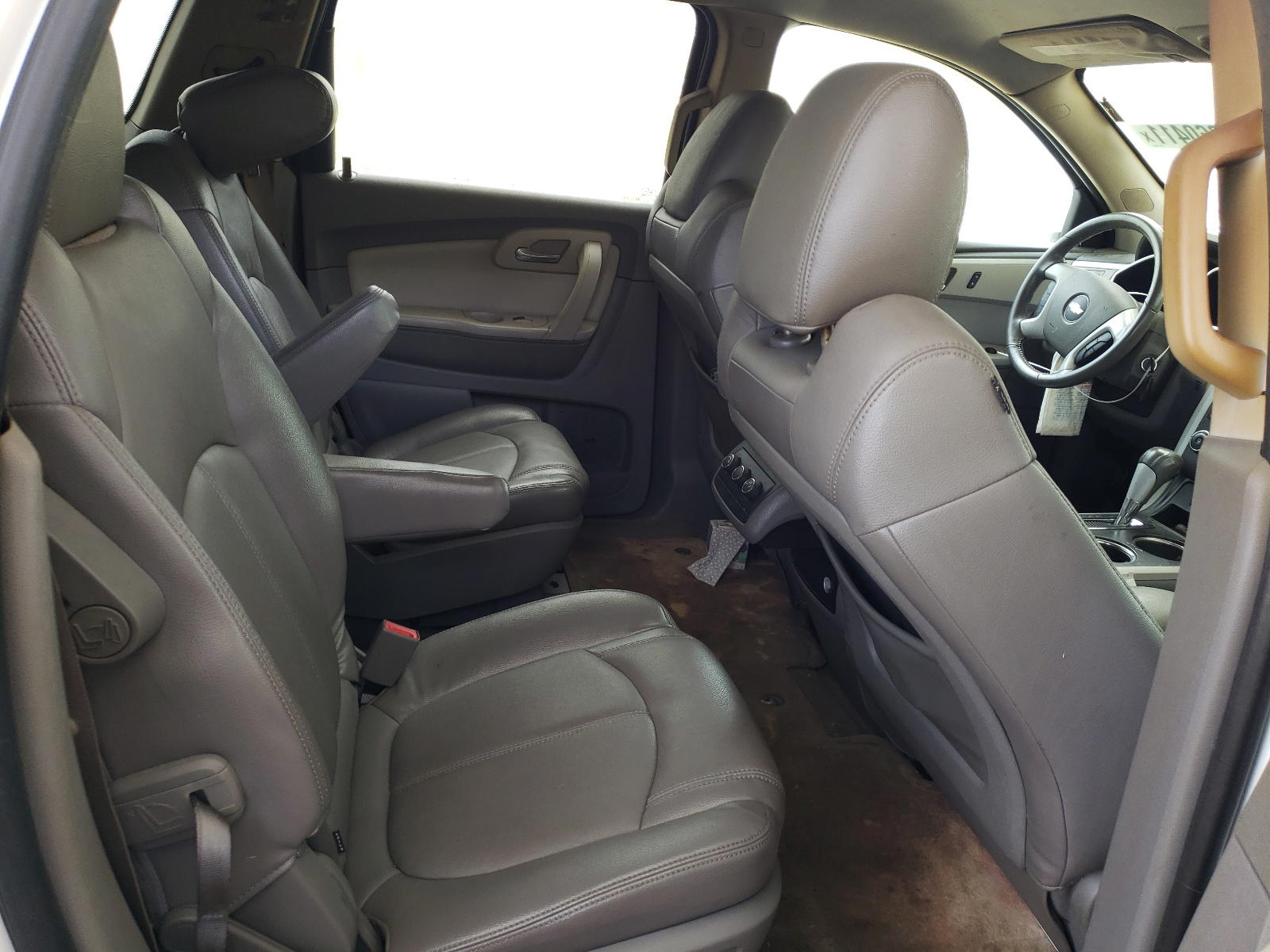 Photo 6 from auction – 2012 CHEVROLET TRAVERSE L with VIN 1GNKRGED0CJ250640