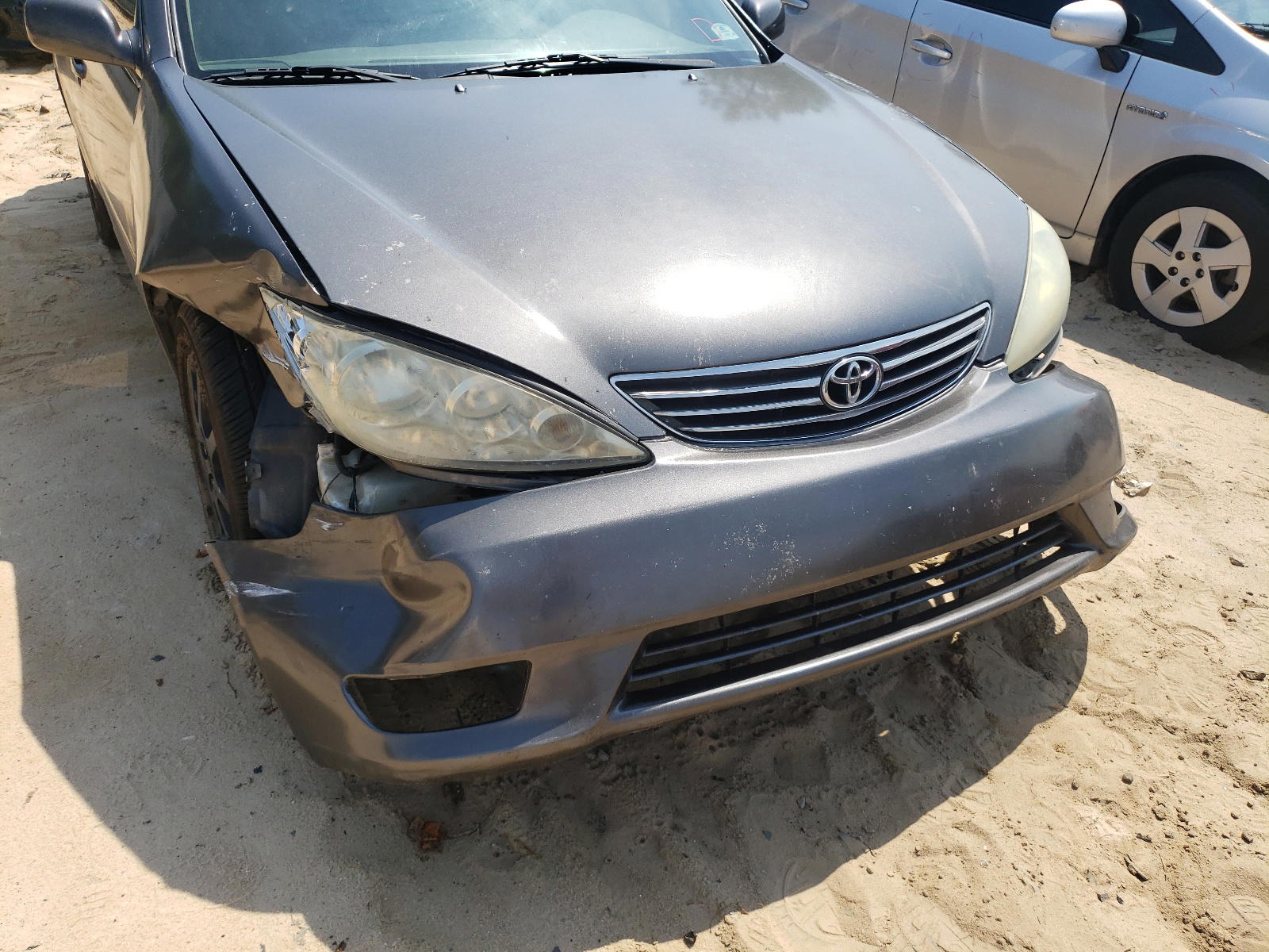 Photo 9 from auction – 2005 TOYOTA CAMRY with VIN 4T1BF32K85U597935