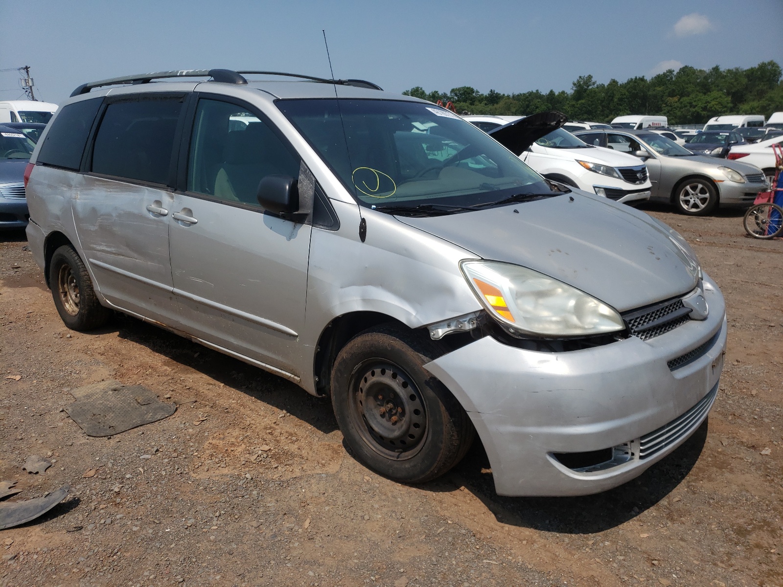 TOYOTA SIENNA 2004 with VIN 5TDZA23C94S052638 - Photo from auction