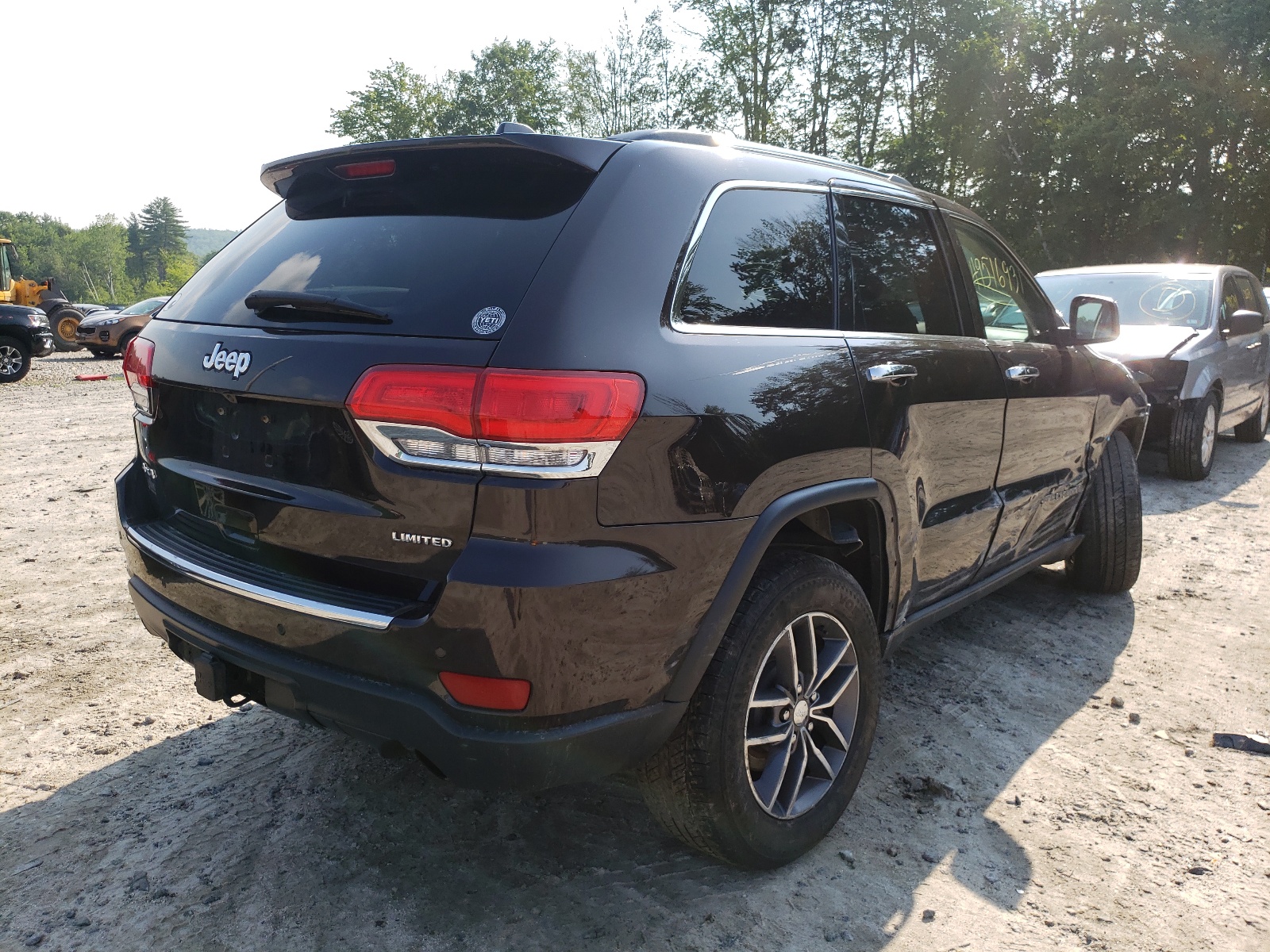 Photo 4 from auction – 2017 JEEP GRAND CHER with VIN 1C4RJFBG9HC670741