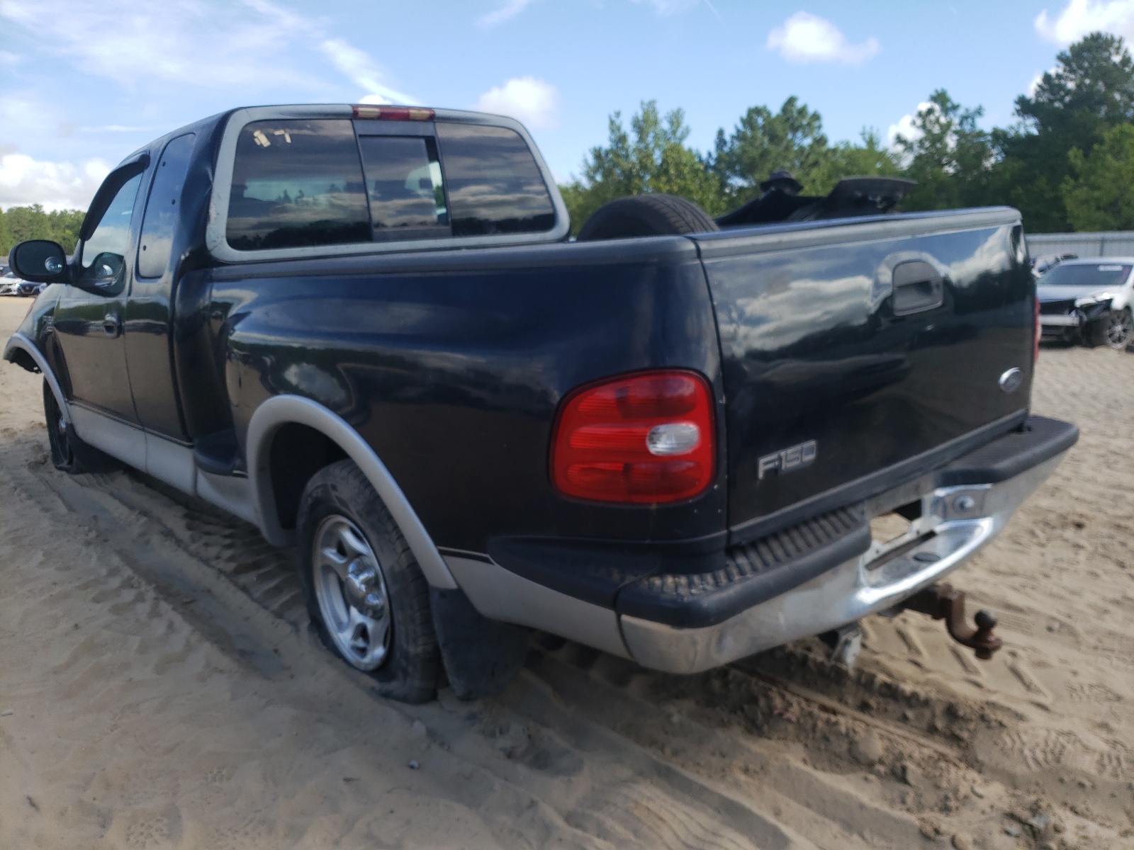 Photo 3 from auction – 1998 FORD F150 with VIN 1FTZX0763WKA34573