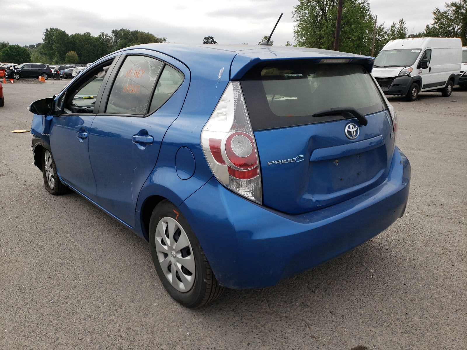 Photo 3 from auction – 2014 TOYOTA PRIUS C with VIN JTDKDTB35E1574035