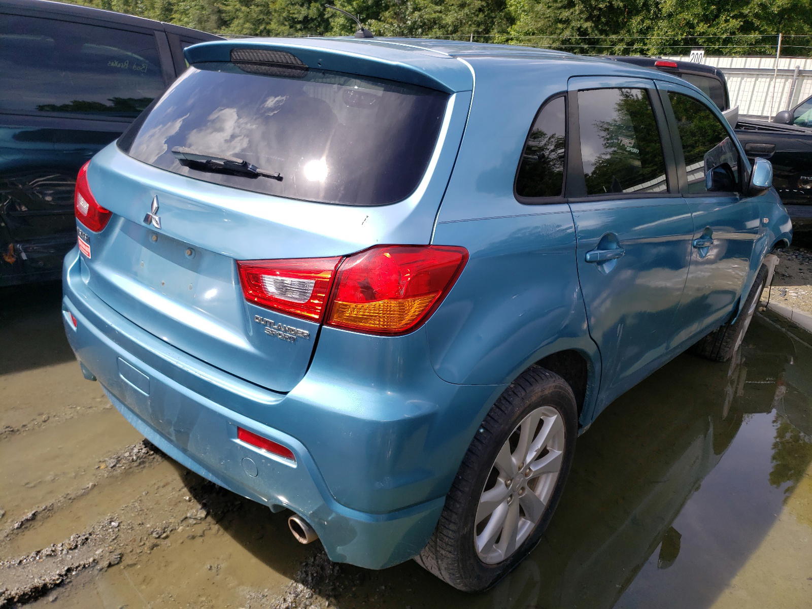 Photo 4 from auction – 2012 MITSUBISHI OUTLANDER with VIN JA4AP4AU2CZ003257
